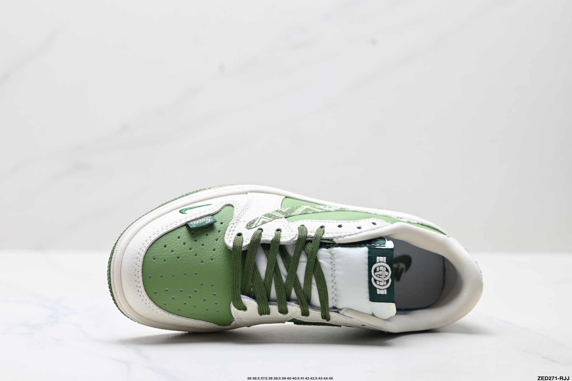 Nike Air Jordan 1 x Travis Scott AJ1倒勾 乔一倒钩 ‘DIY’定制 耐克 低帮文化篮球鞋 XS2025-028