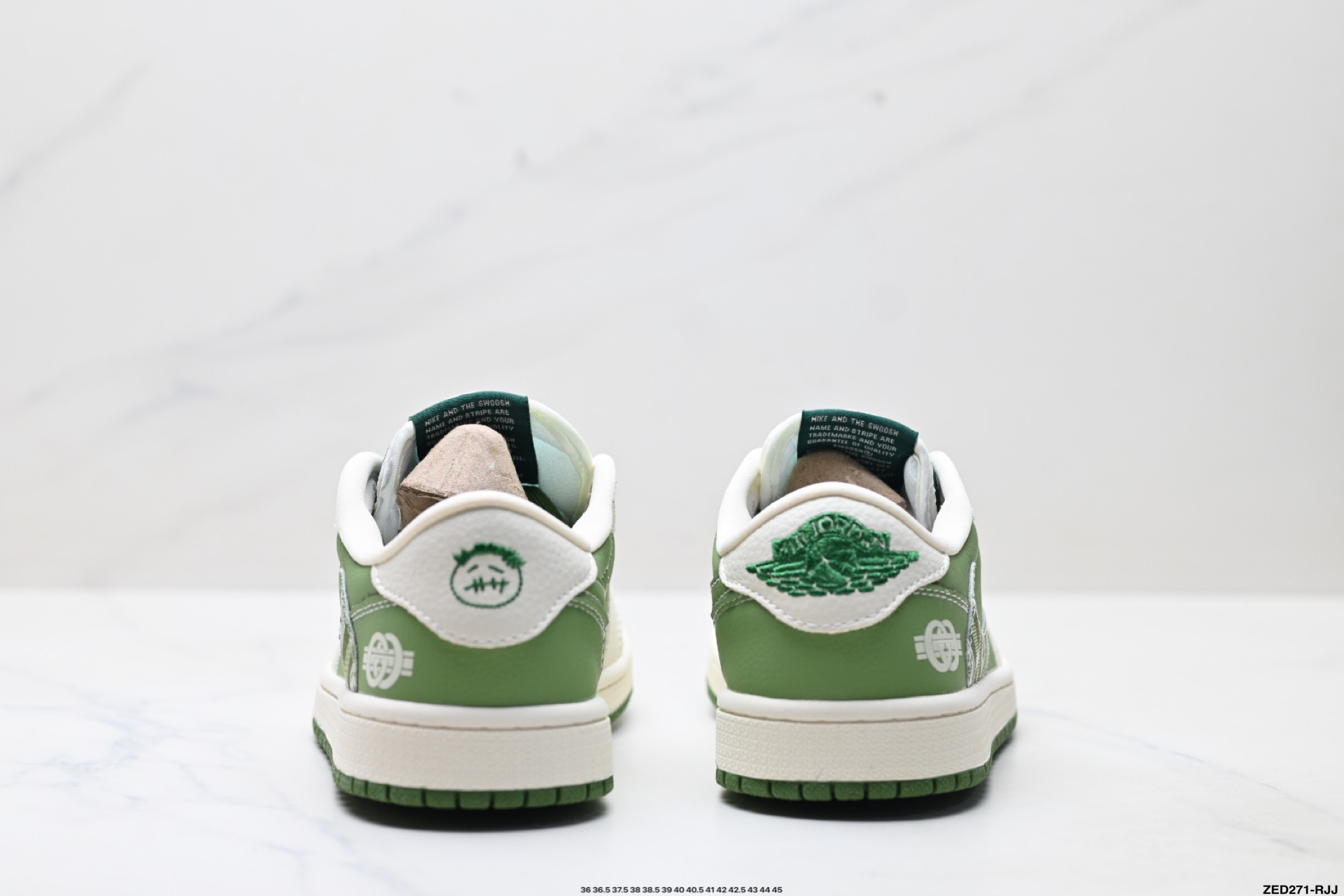 Nike Air Jordan 1 x Travis Scott AJ1倒勾 乔一倒钩 ‘DIY’定制 耐克 低帮文化篮球鞋 XS2025-028