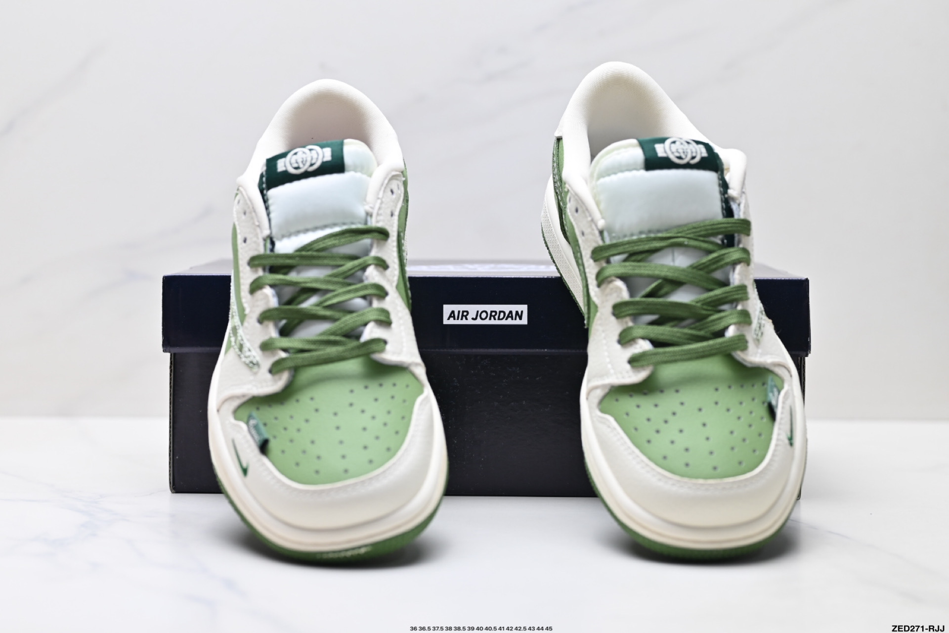 Nike Air Jordan 1 x Travis Scott AJ1倒勾 乔一倒钩 ‘DIY’定制 耐克 低帮文化篮球鞋 XS2025-028