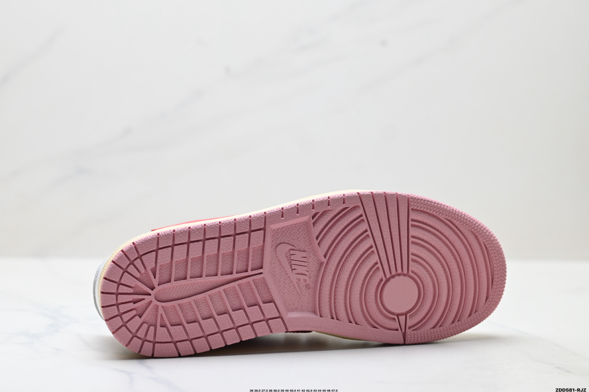 Nike Air Jordan 1 x Travis Scott AJ1倒勾 乔一倒钩 耐克 低帮文化篮球鞋 DM7866-100