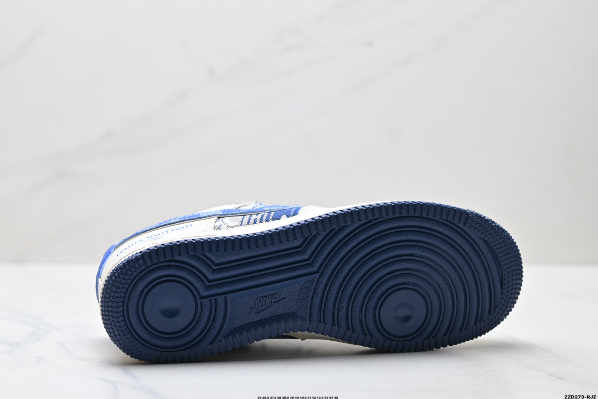 NIKE AIR FORCE 1‘07 LV8 XL1979-106