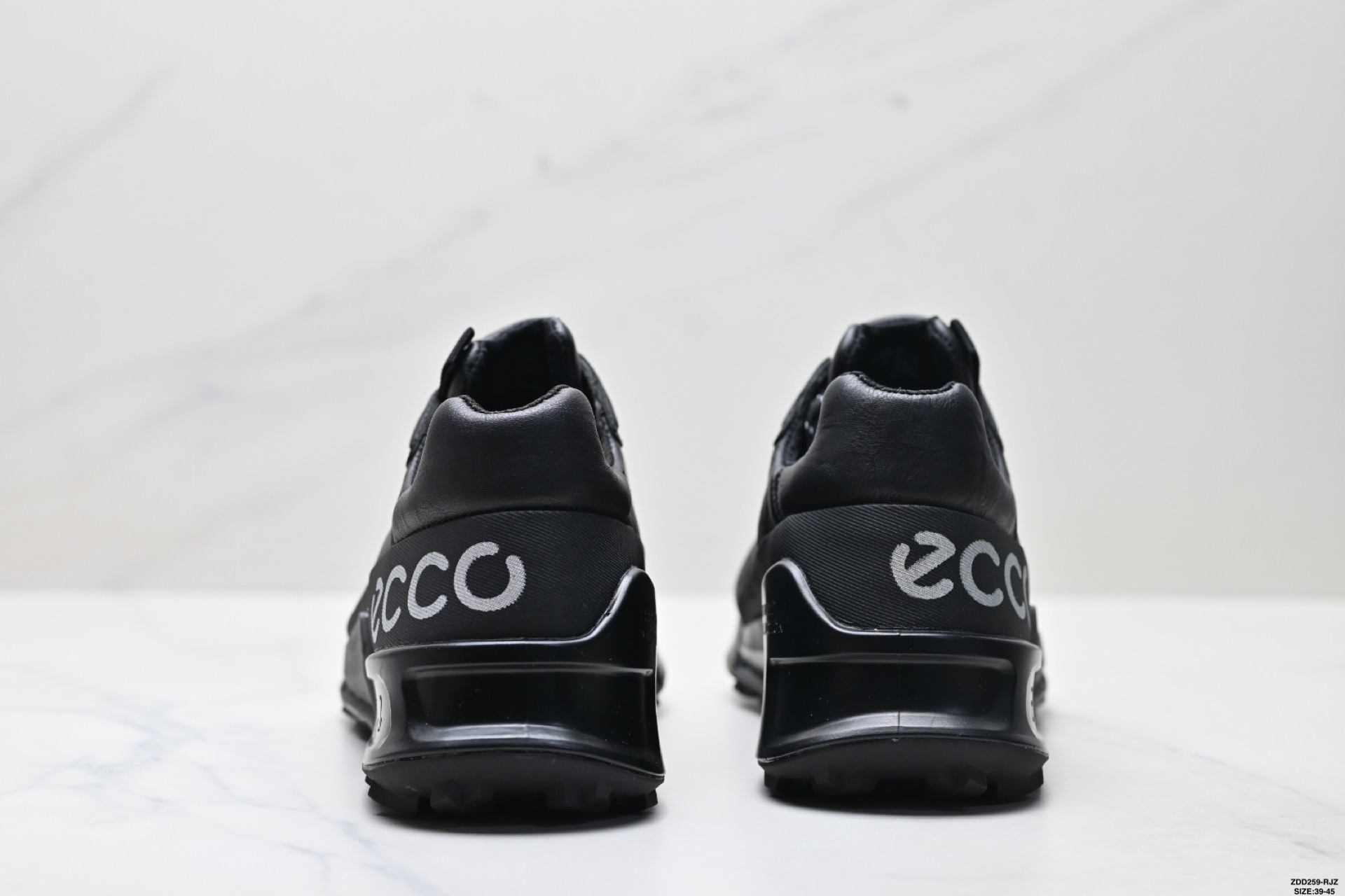 Ecco爱步 BIOM C-TRAIL系列 牛皮 圆头厚底系带 低帮 徒步鞋 822854-010
