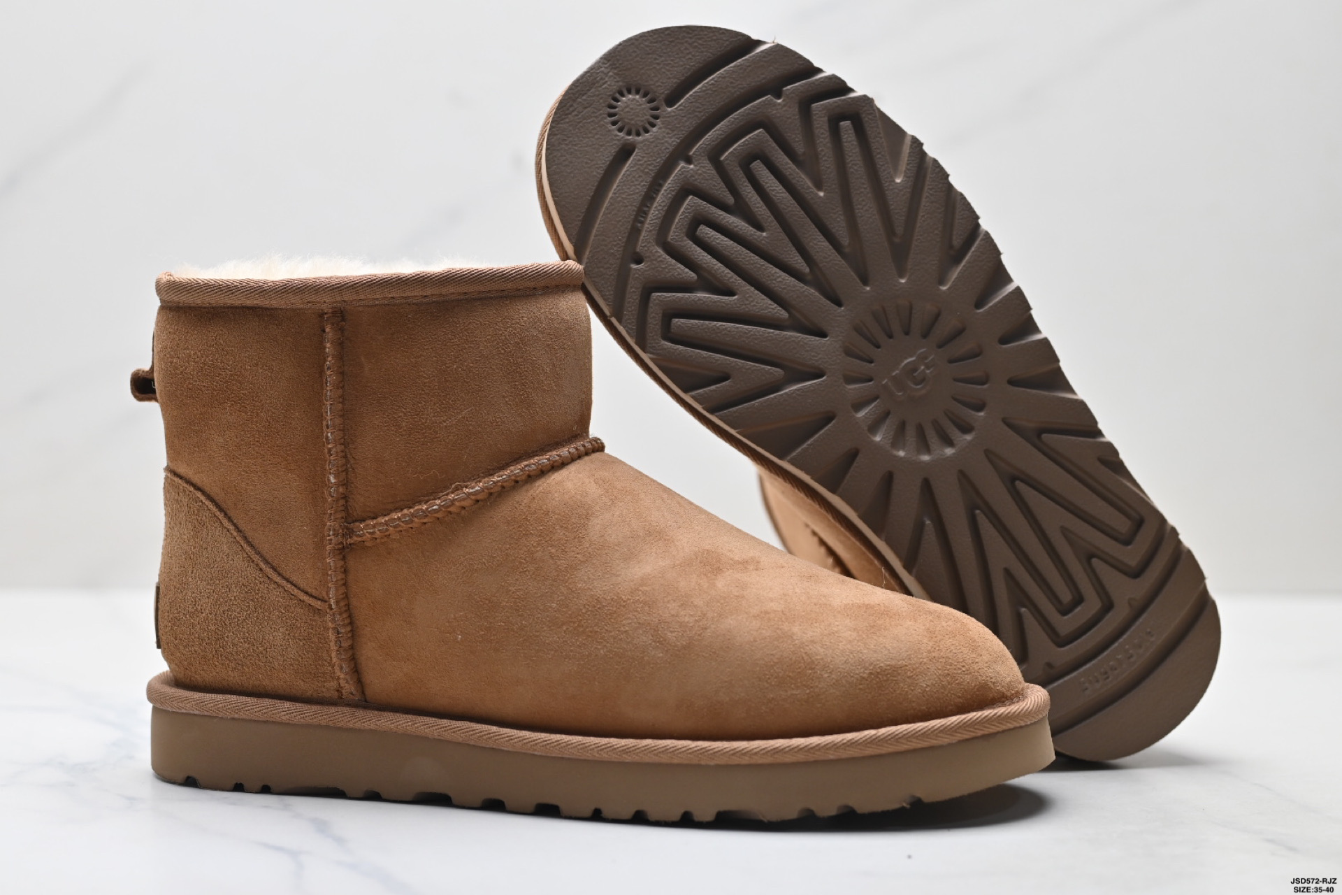 UGG 1016222 经典短筒秋冬羊皮毛一体雪地靴