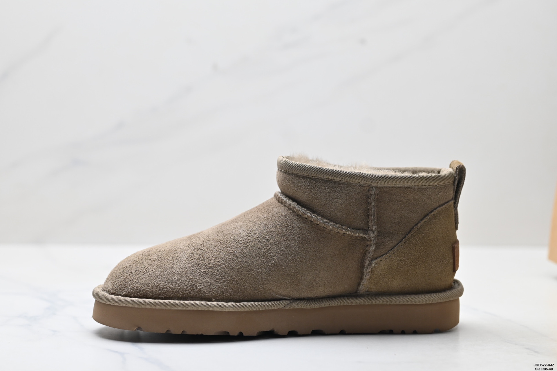 UGG Classic Ultra Mini Botas Cortas de Plataforma para Mujer - Comodidad y Estilo 4 i1757610338128 3005 0 2