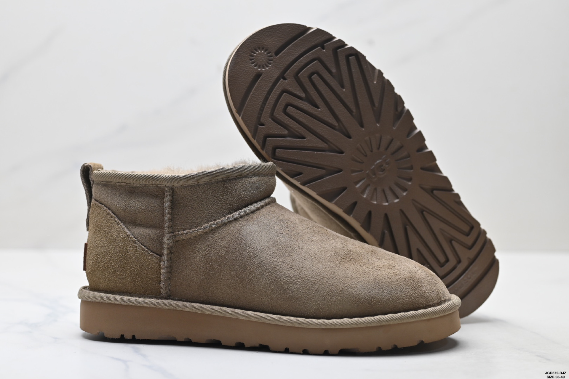 UGG Classic Ultra Mini Botas Cortas de Plataforma para Mujer - Comodidad y Estilo 6 i1757610338128 84 0 4