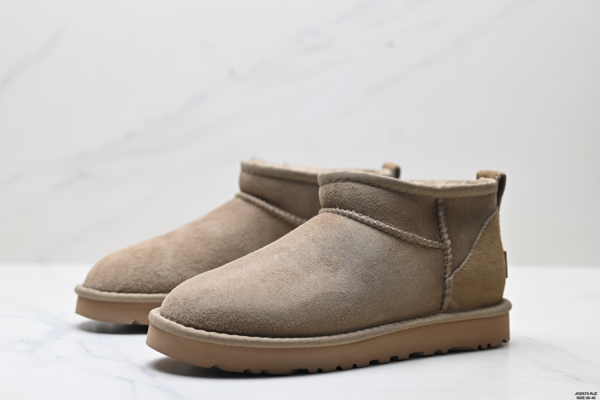 UGG Classic Ultra Mini Botas Cortas de Plataforma para Mujer - Comodidad y Estilo 5 i1757610338442 4900 0 3