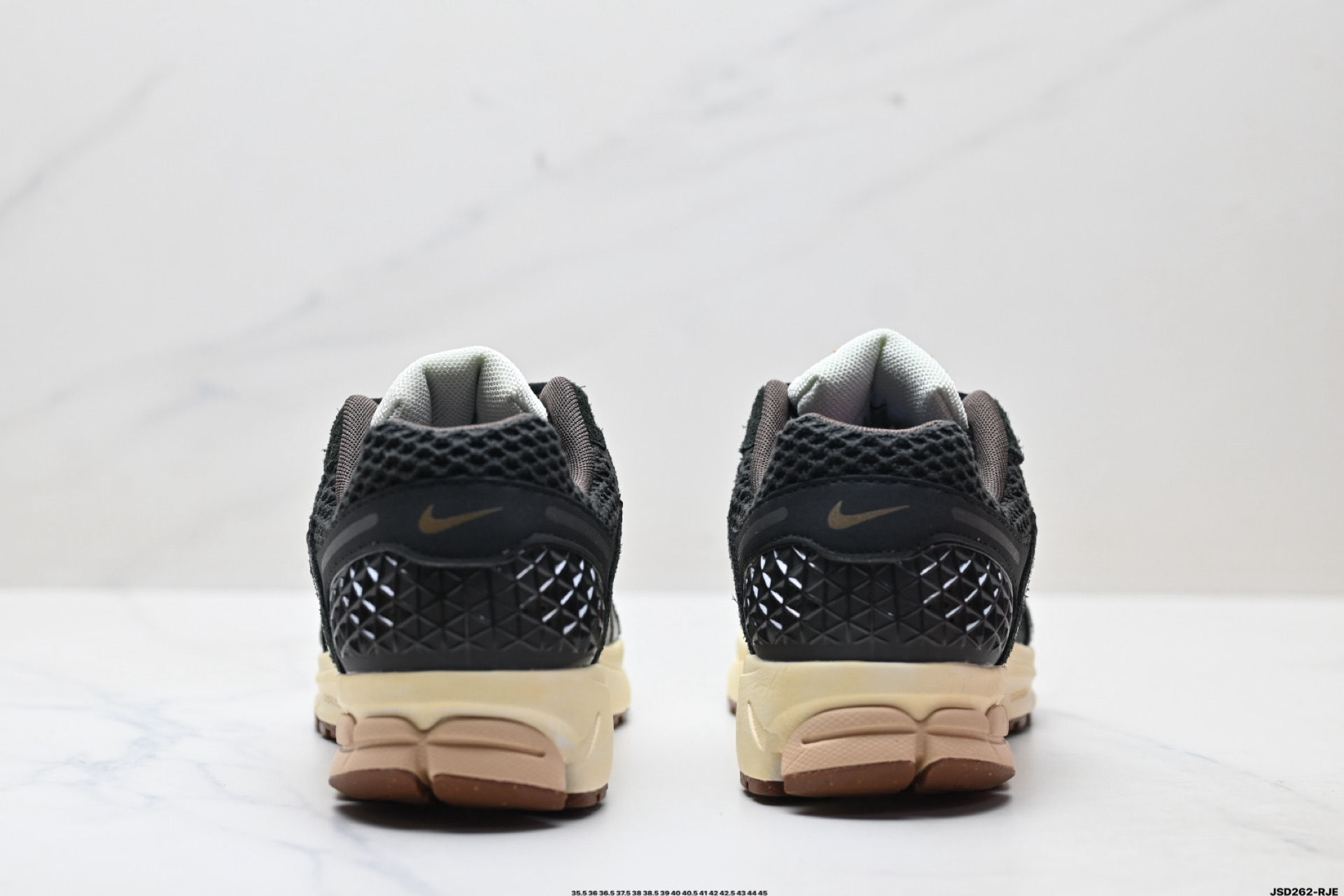 Nike Zoom Vomero 5 耐克 马拉松复古跑五代休闲运动慢跑鞋 FD0533-010