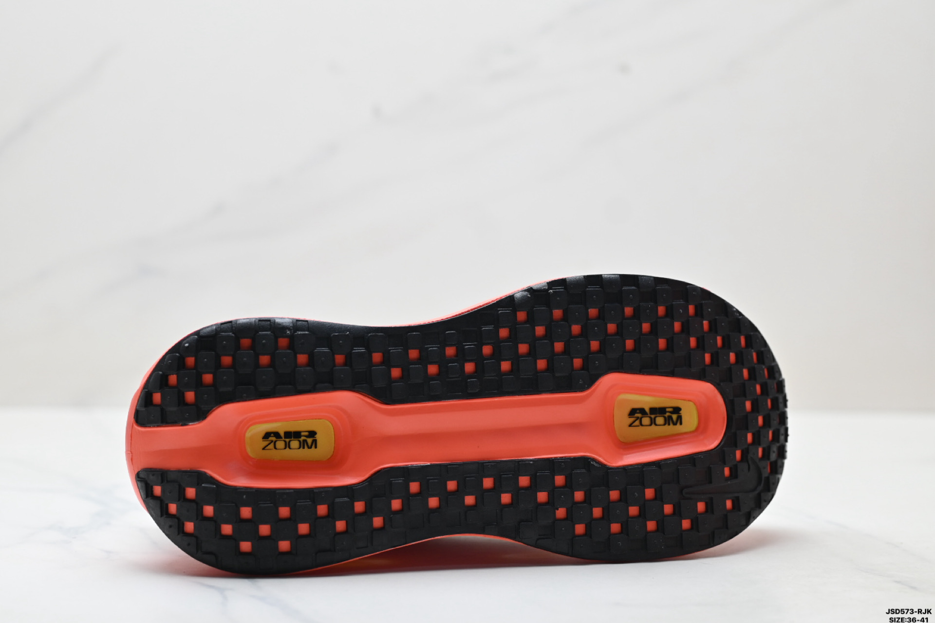 Nike VOMERO PREMIUM 耐克 舒适减震防滑 低帮跑步鞋 FN8453-036