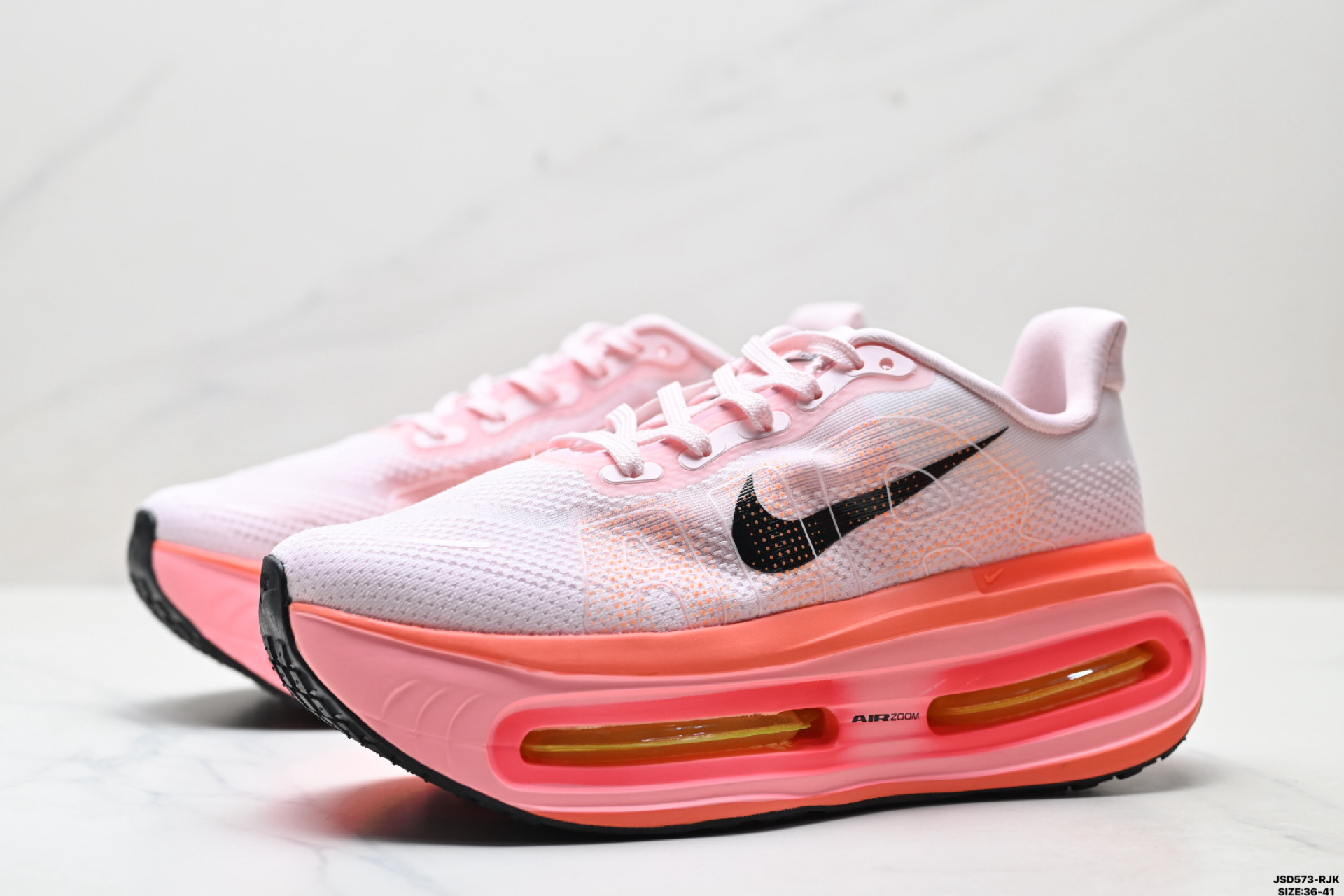 Nike VOMERO PREMIUM 耐克 舒适减震防滑 低帮跑步鞋 FN8453-036