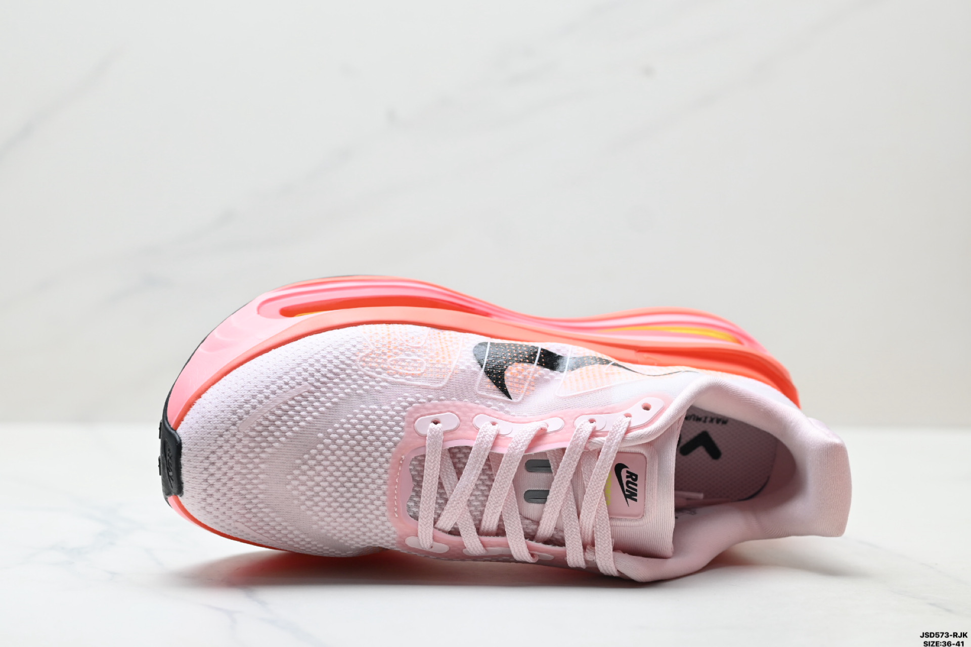 Nike VOMERO PREMIUM 耐克 舒适减震防滑 低帮跑步鞋 FN8453-036