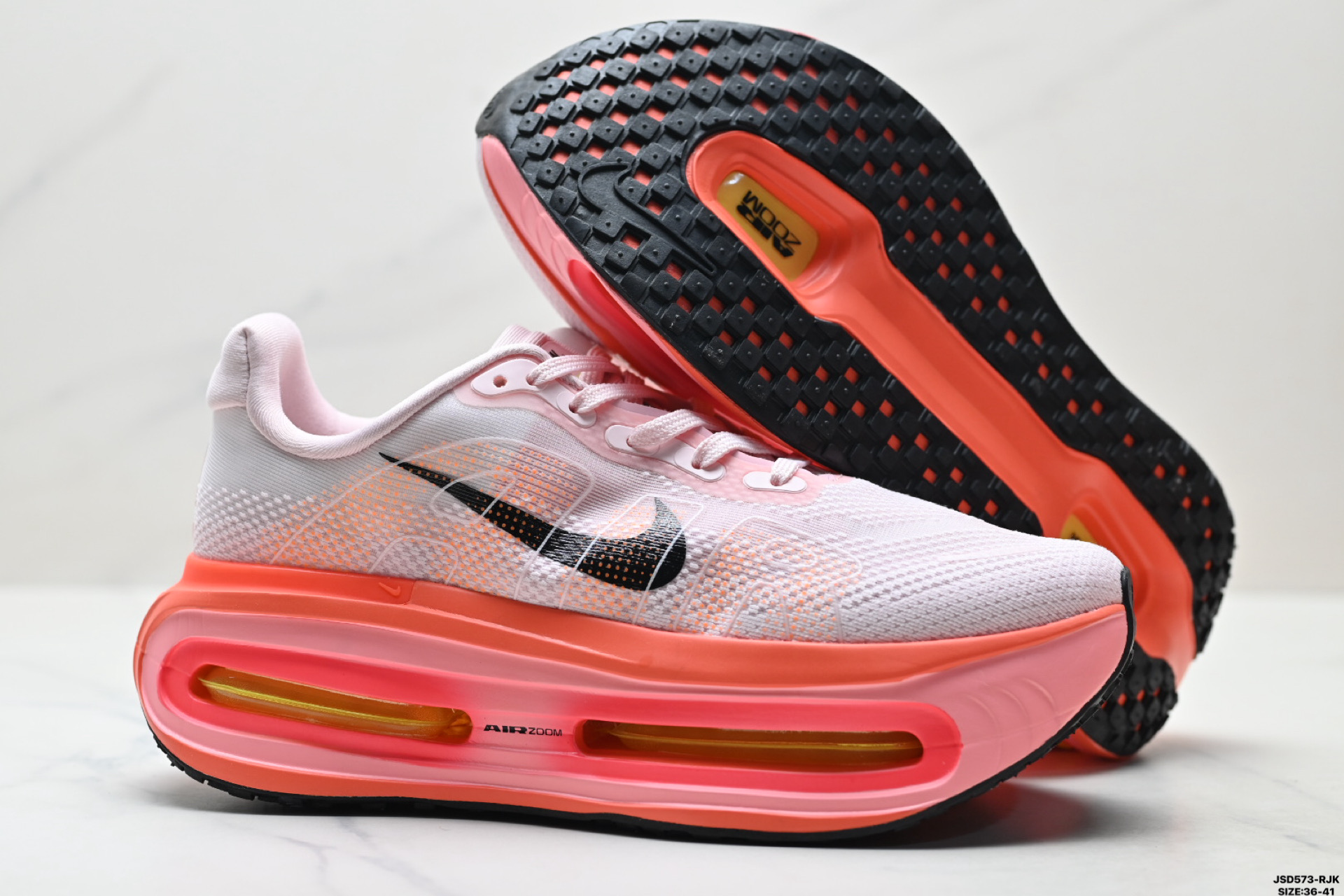 Nike VOMERO PREMIUM 耐克 舒适减震防滑 低帮跑步鞋 FN8453-036