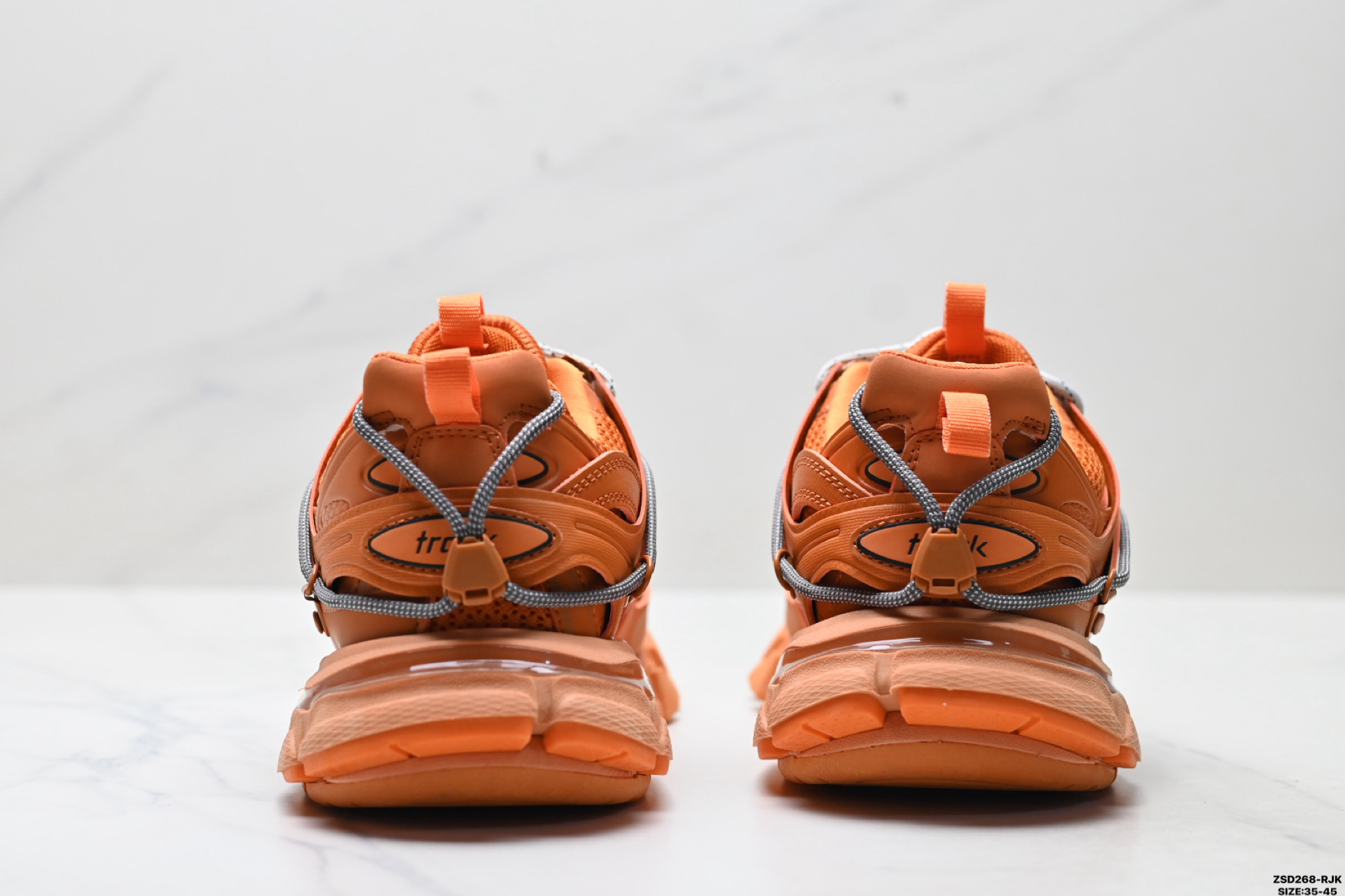 Balenciaga巴黎世家 Track Sneaker 圆头系带 低帮复古老爹鞋 户外概念复古老爹鞋 800592 WTRHK 1013