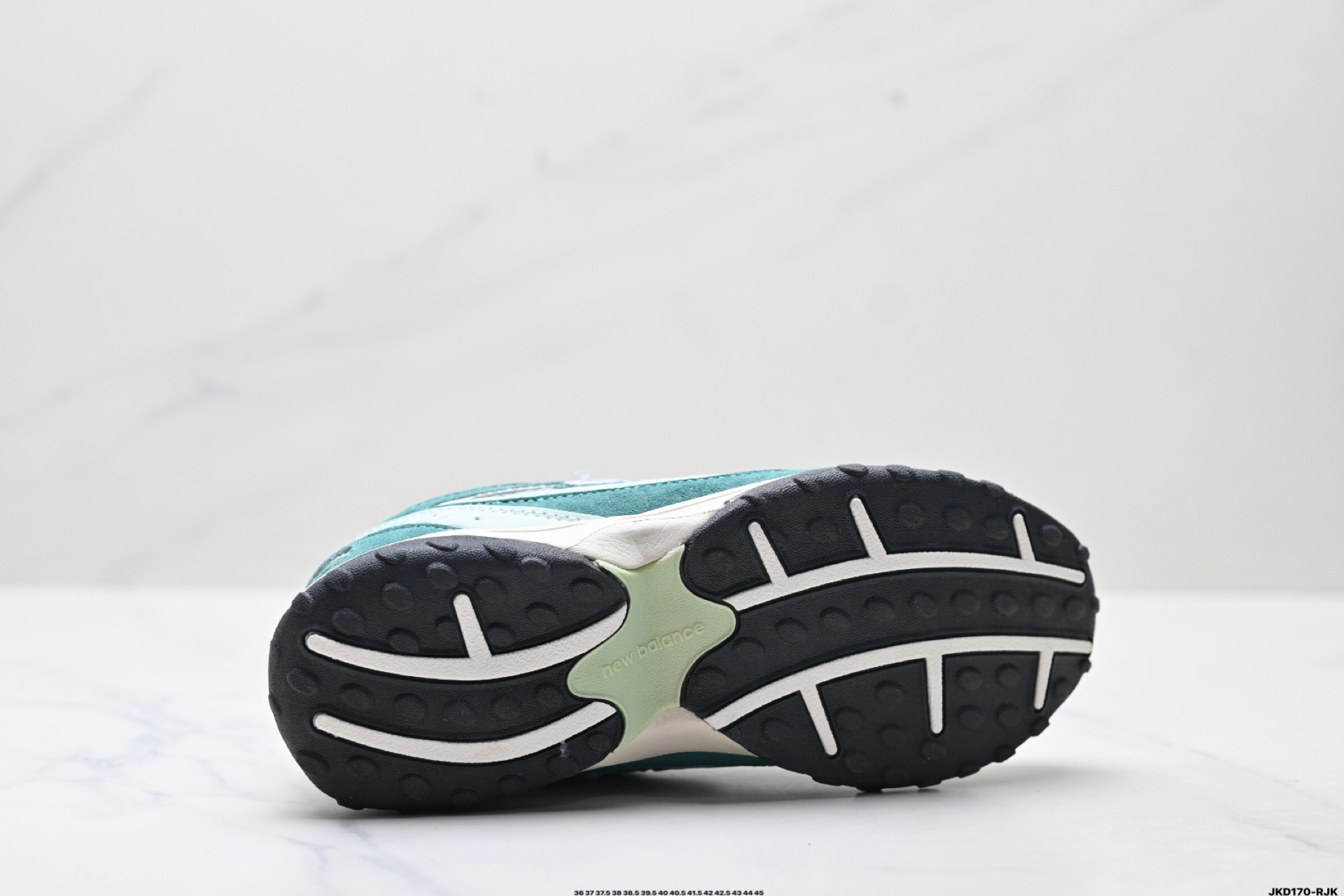 New Balance 204L系列 新百伦 薄底鞋 薄底皮质鞋带德训系 减震耐磨包裹性支撑轻便 低帮 生活休闲鞋 U204LKTH