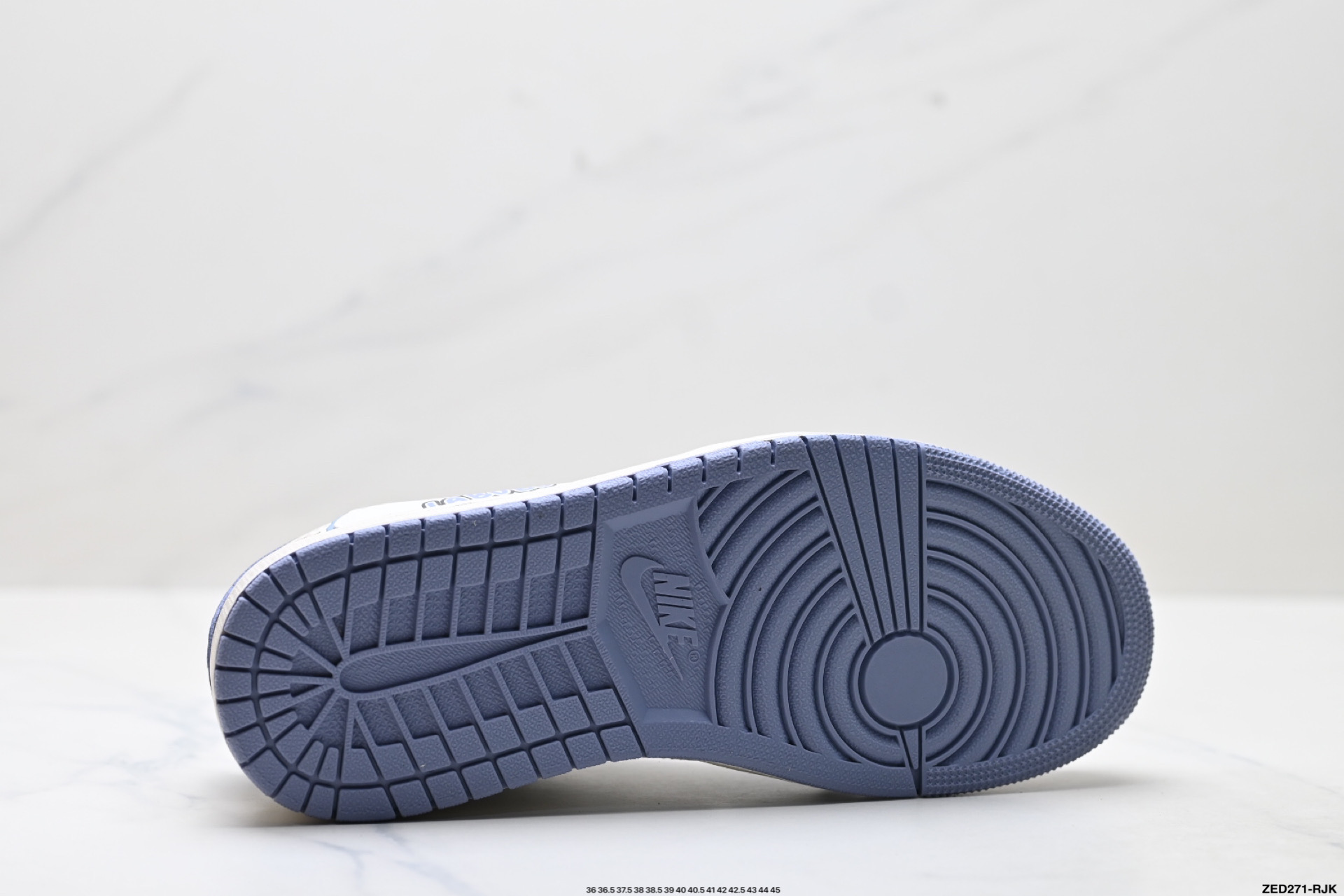 Nike Air Jordan 1 x Travis Scott AJ1倒勾 乔一倒钩 ‘DIY’定制 耐克 低帮文化篮球鞋 DZ5899-018