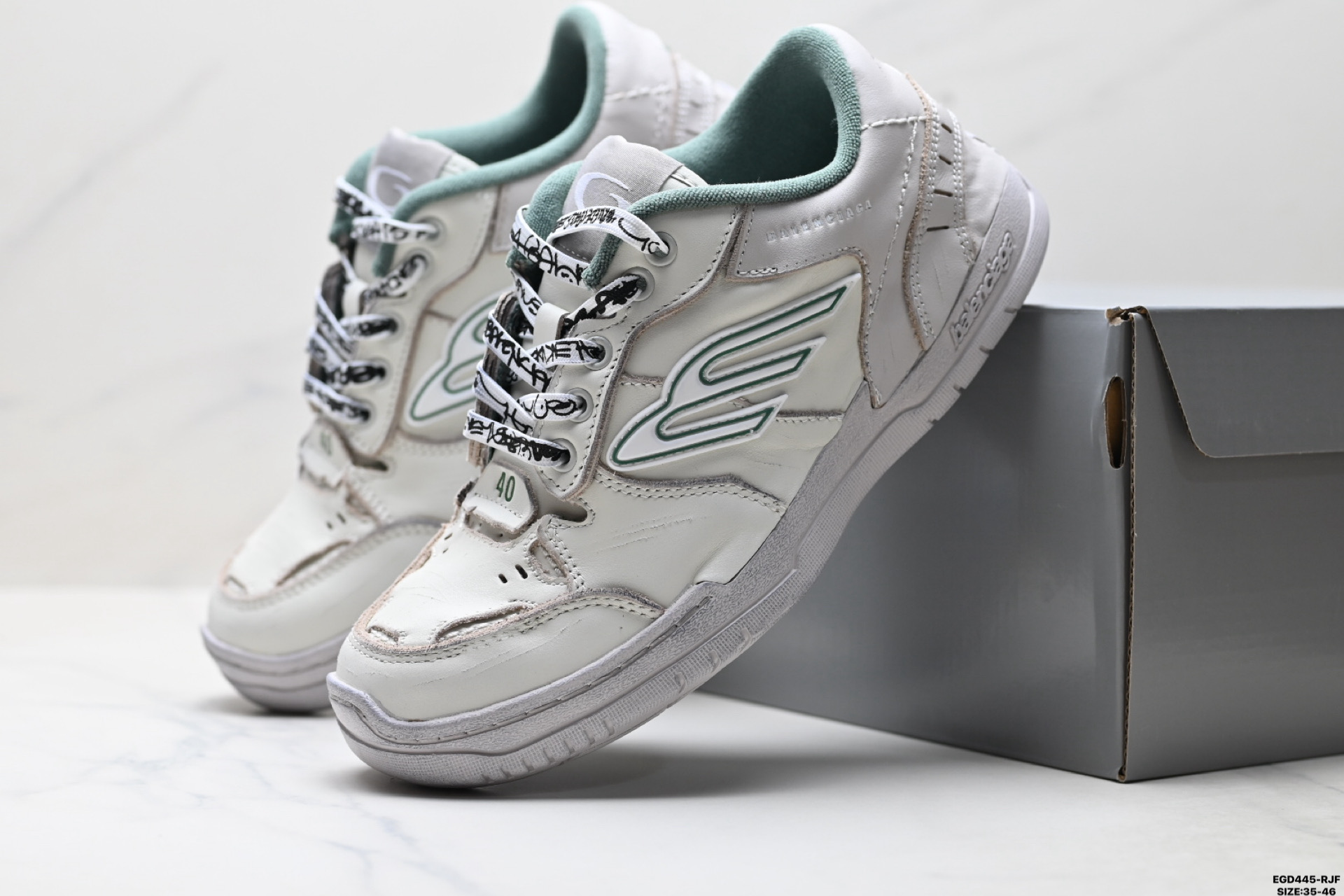 Balenciaga巴黎世家 Hamptons Worn-Out 圆头系带做旧低帮板鞋 841765 WCURS 9930