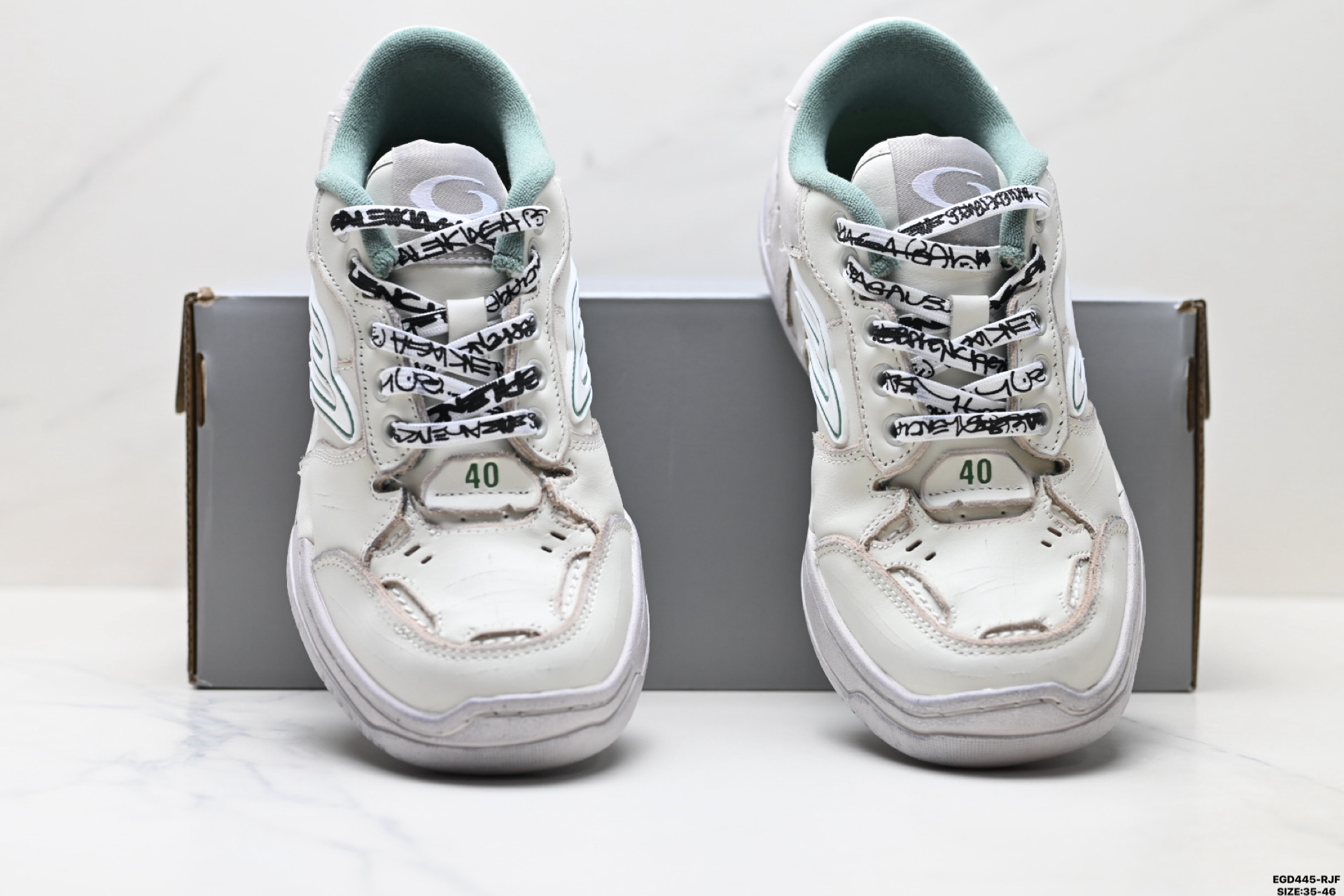 Balenciaga巴黎世家 Hamptons Worn-Out 圆头系带做旧低帮板鞋 841765 WCURS 9930