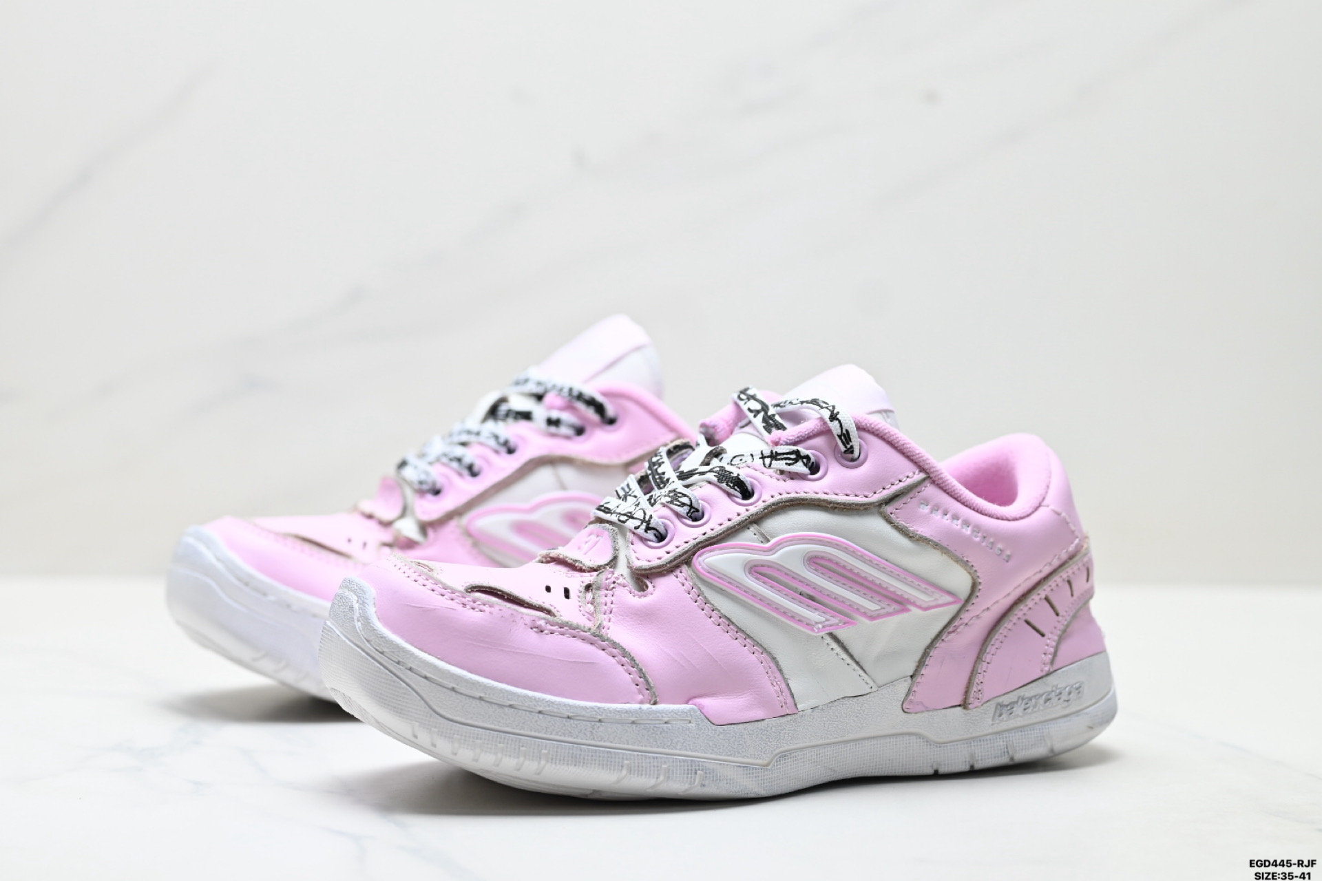 Balenciaga巴黎世家 Hamptons Worn-Out 圆头系带做旧低帮板鞋 841765 WCURS 9930