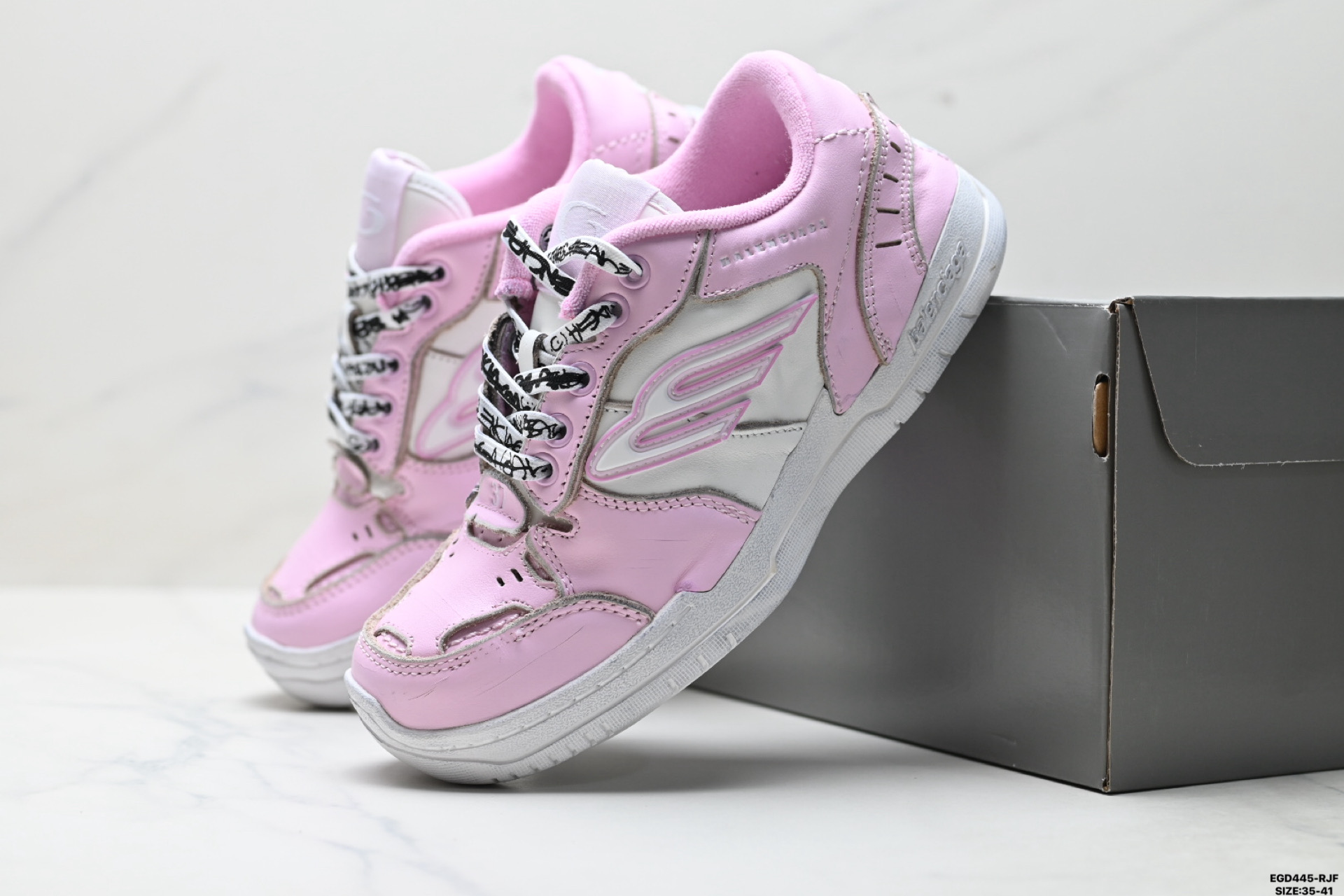 Balenciaga巴黎世家 Hamptons Worn-Out 圆头系带做旧低帮板鞋 841765 WCURS 9930