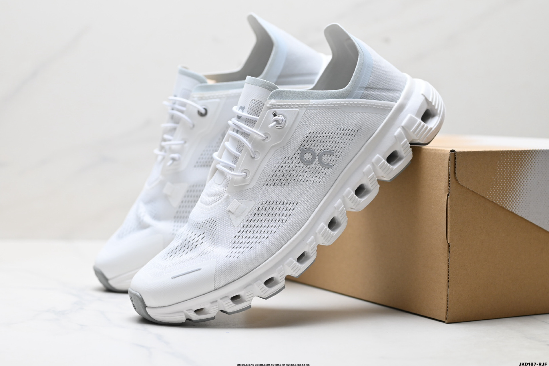 On昂跑 Cloud 6 Coast 轻量运动休闲鞋 轻量透气的工程网格结合环保人造麂皮