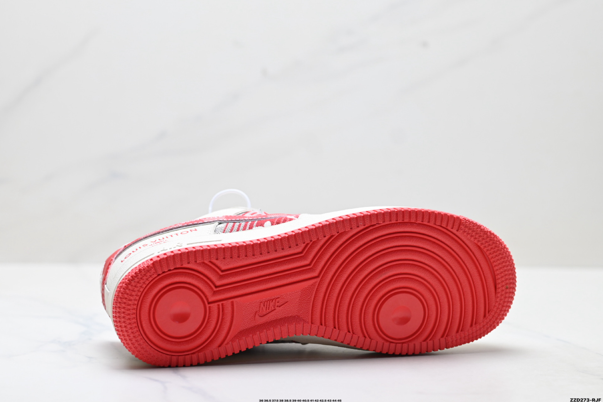 NIKE AIR FORCE 1‘07 LV8 XL1979-109