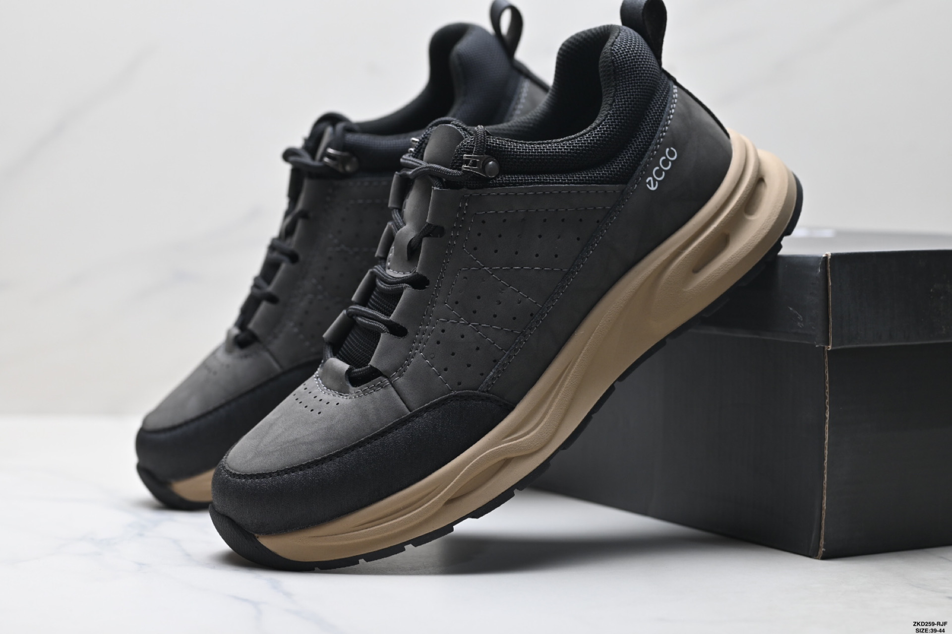 Ecco爱步 Sko系列 牛皮 圆头厚底系带 低帮 徒步鞋 800874-010