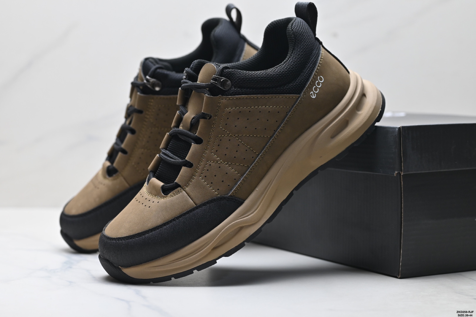 Ecco爱步 Sko系列 牛皮 圆头厚底系带 低帮 徒步鞋 800874-010