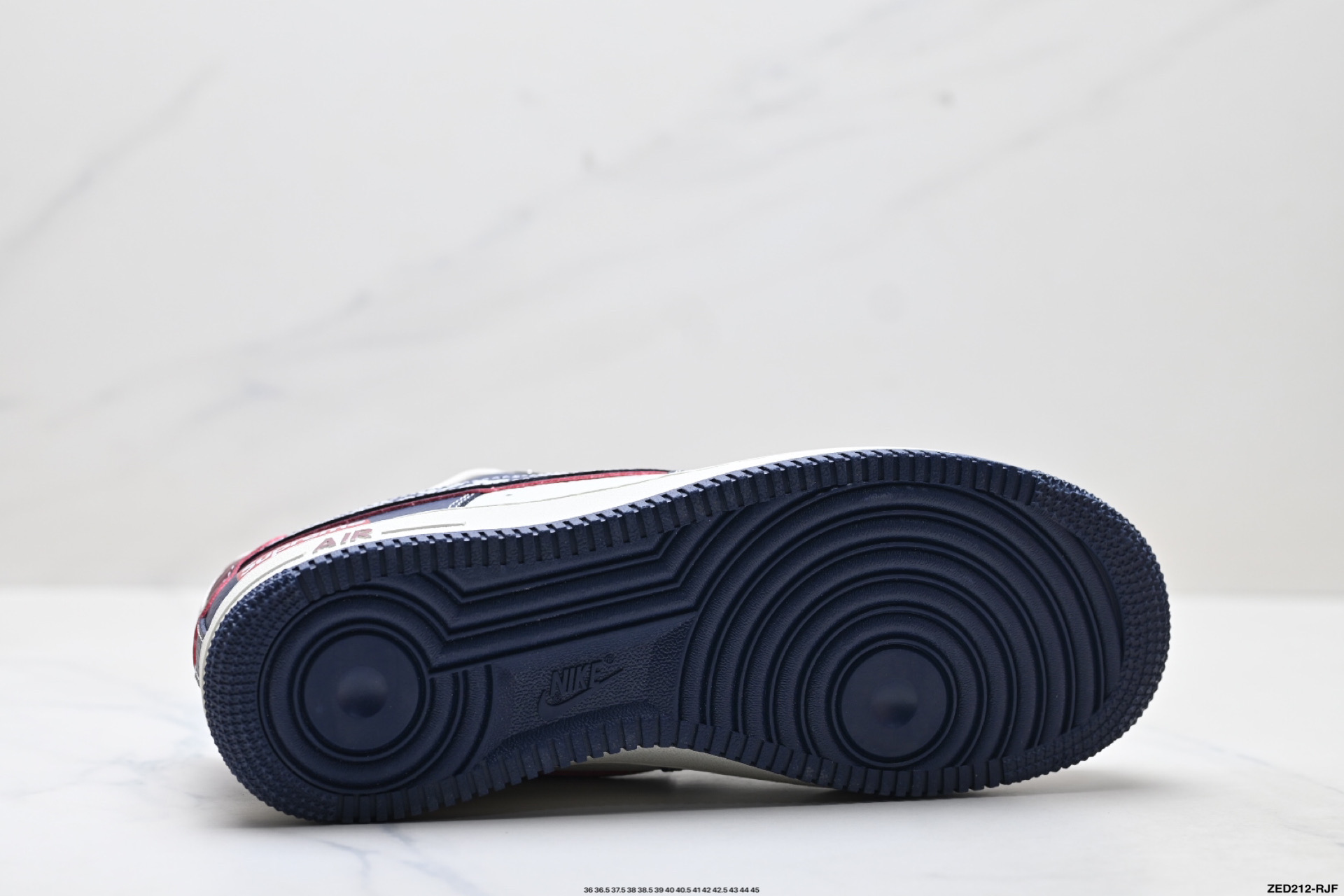 NIKE AIR FORCE 1‘07 YF9511-801