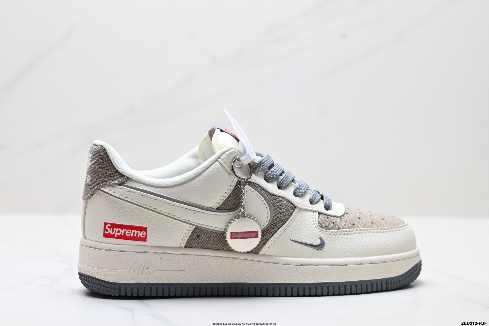 Nike Air Force 1 ’07 Supreme: Comodidad y Estilo Icónico
