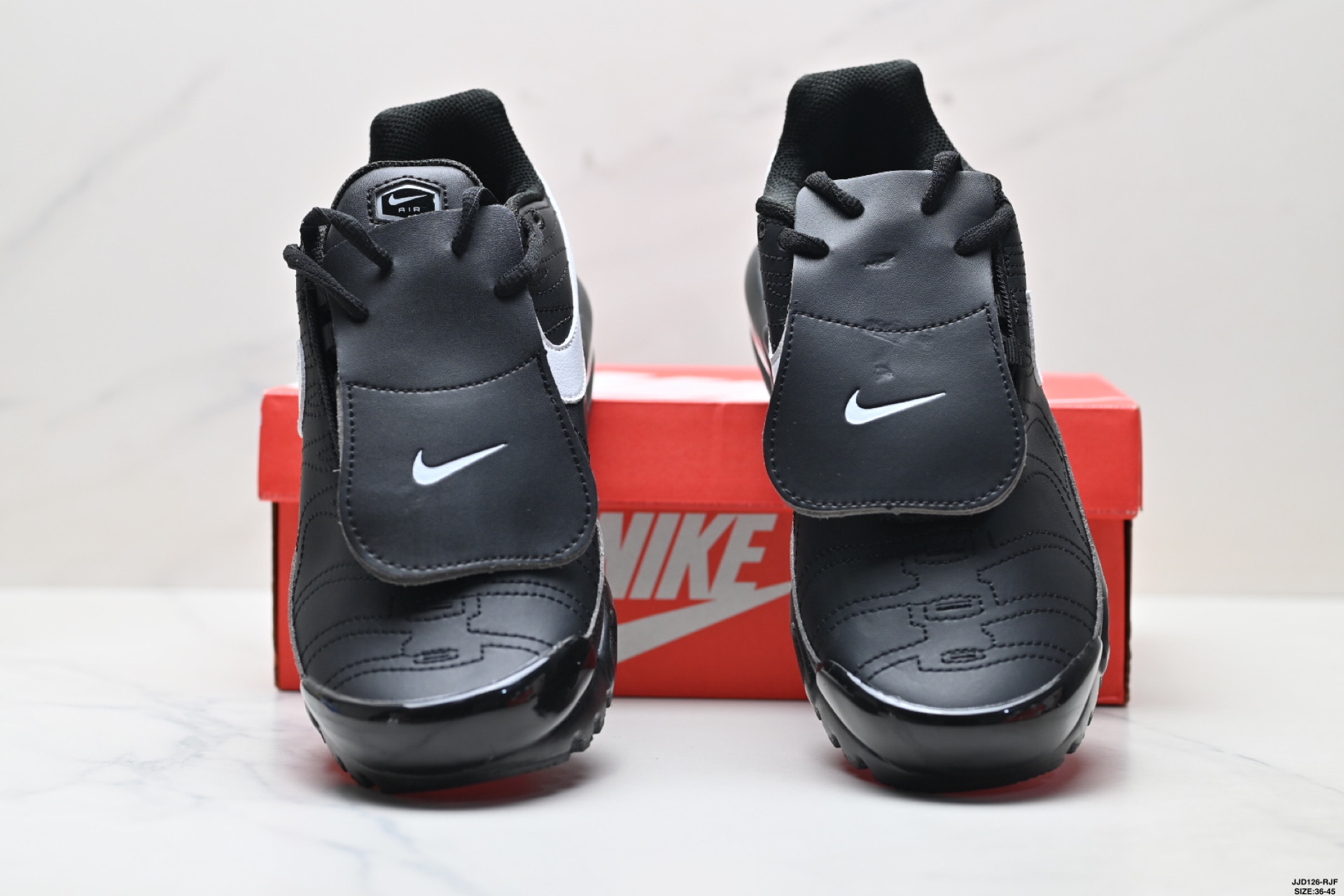 Nike Air Max Plus TN: Comodidad y Estilo en Cada Paso, Negro/Blanco 8 i1757869178061 4126 0 6