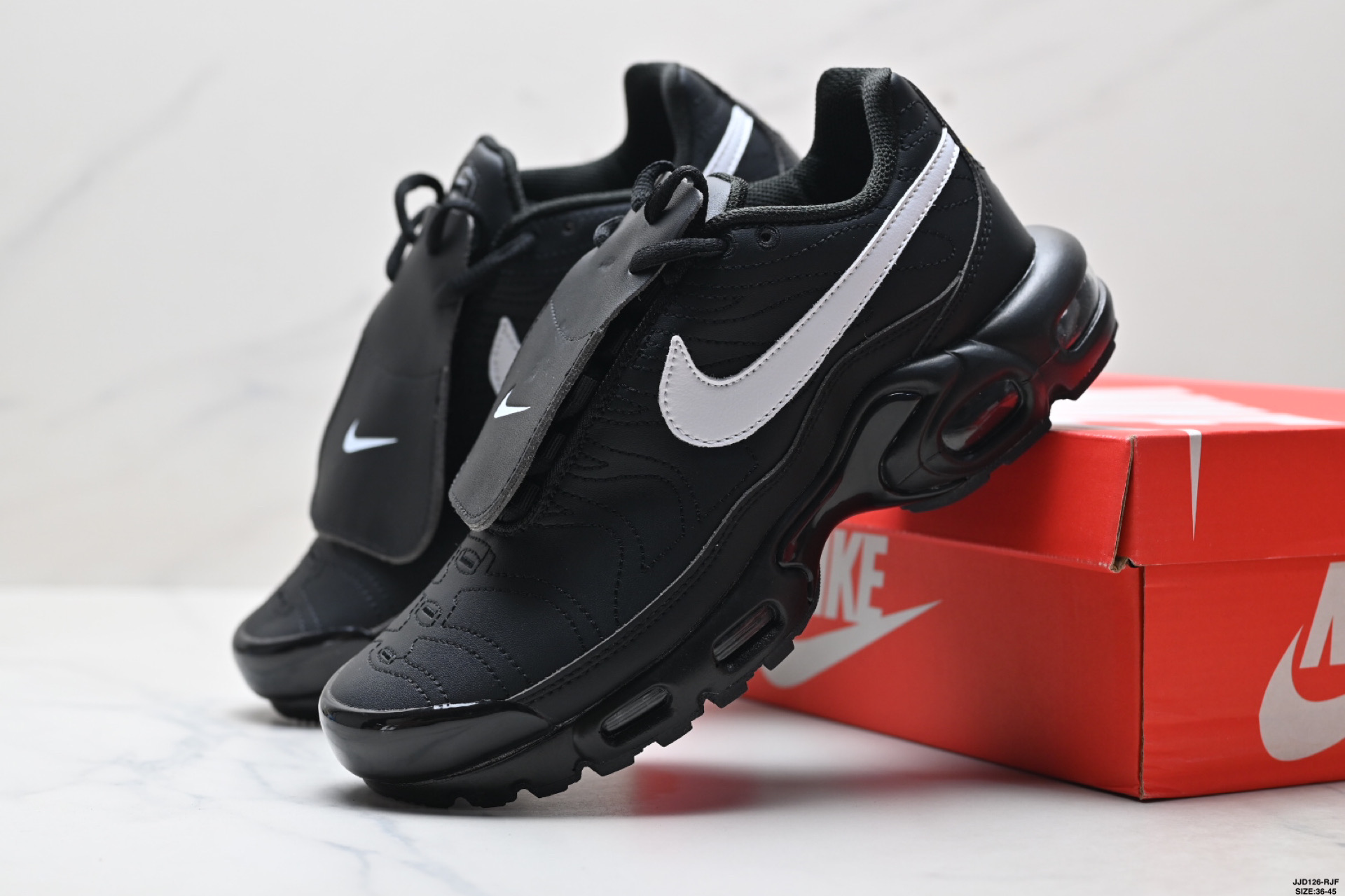 Nike Air Max Plus TN: Comodidad y Estilo en Cada Paso, Negro/Blanco 9 i1757869178062 6091 0 7