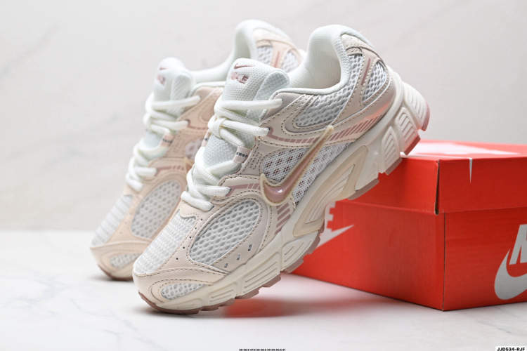 נעלי נייקי V5 RNR - נוחות, עמידות ואופנה בצעד אחד 5 נעלי נייקי V5 RNR – נוחות, עמידות ואופנה בצעד אחד