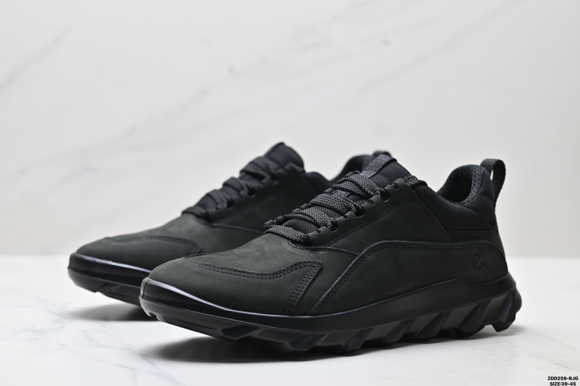 240 Ecco爱步 Sko系列 牛皮 圆头厚底系带 低帮 徒步鞋 8203140