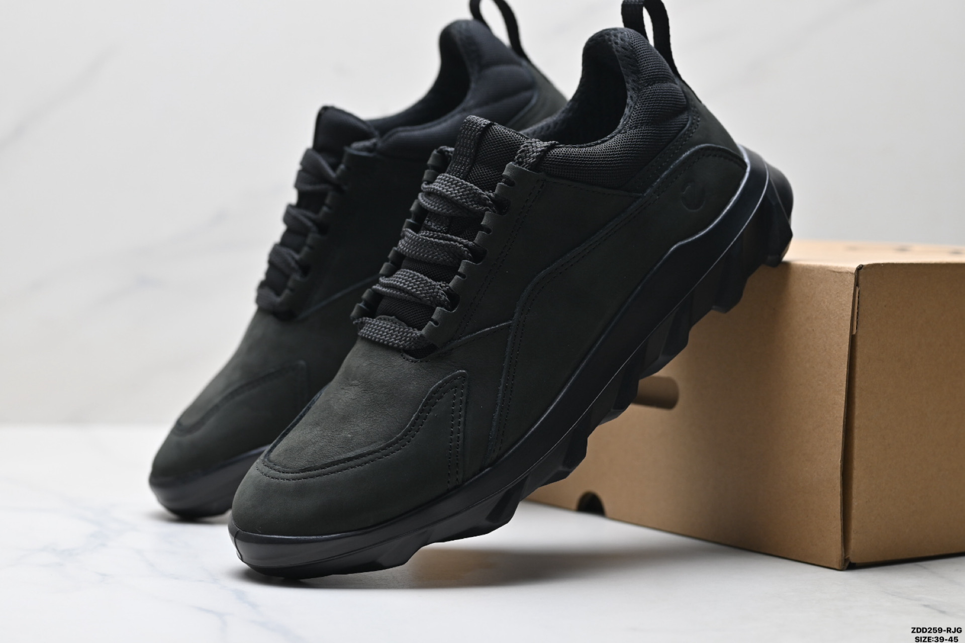 240 Ecco爱步 Sko系列 牛皮 圆头厚底系带 低帮 徒步鞋 8203140