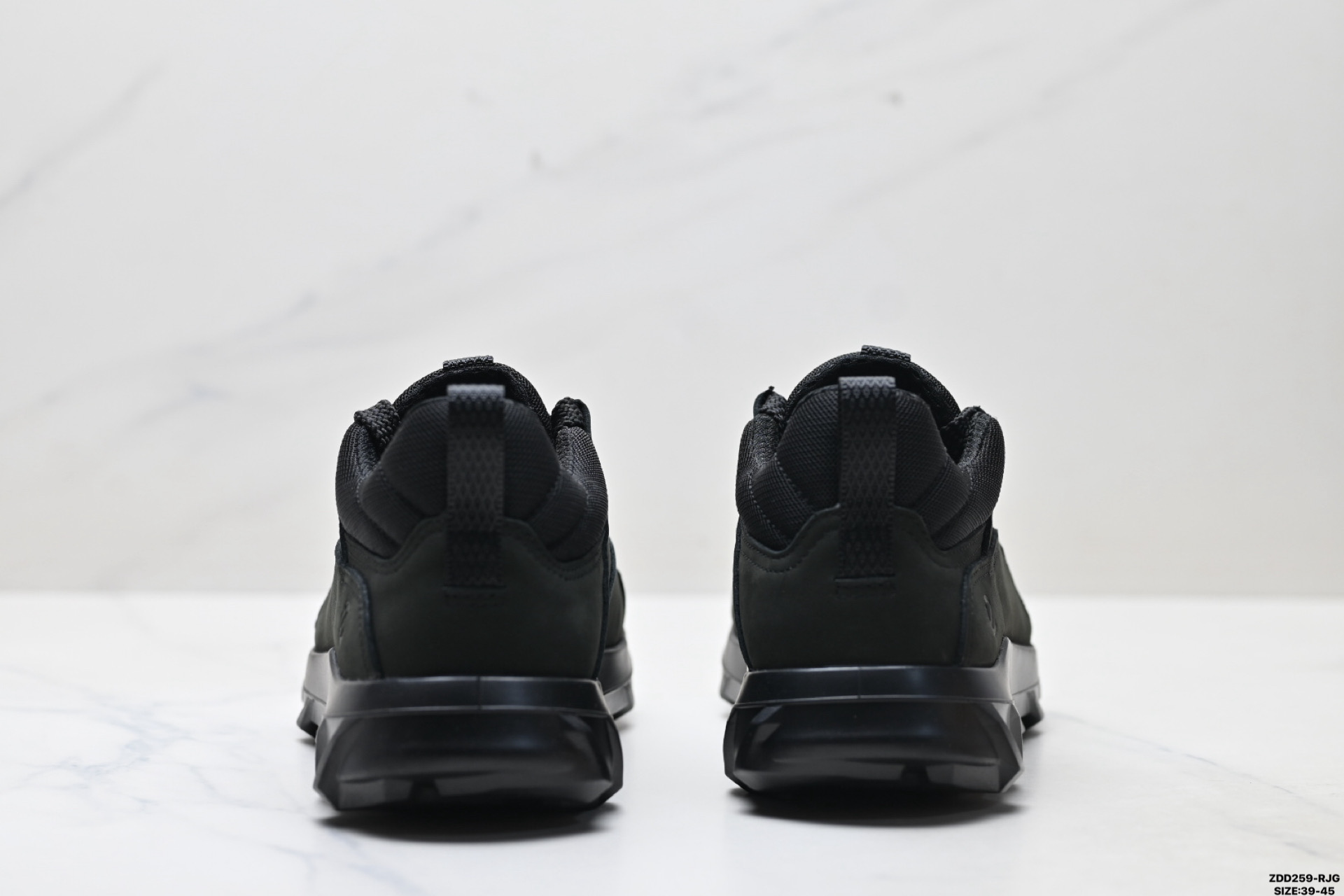 240 Ecco爱步 Sko系列 牛皮 圆头厚底系带 低帮 徒步鞋 8203140