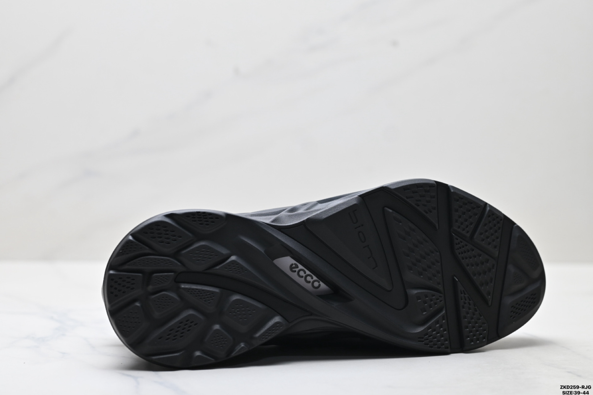 280 Ecco爱步 BIOM INFINITE系列 牛皮 圆头厚底系带 低帮 徒步鞋 825634-010