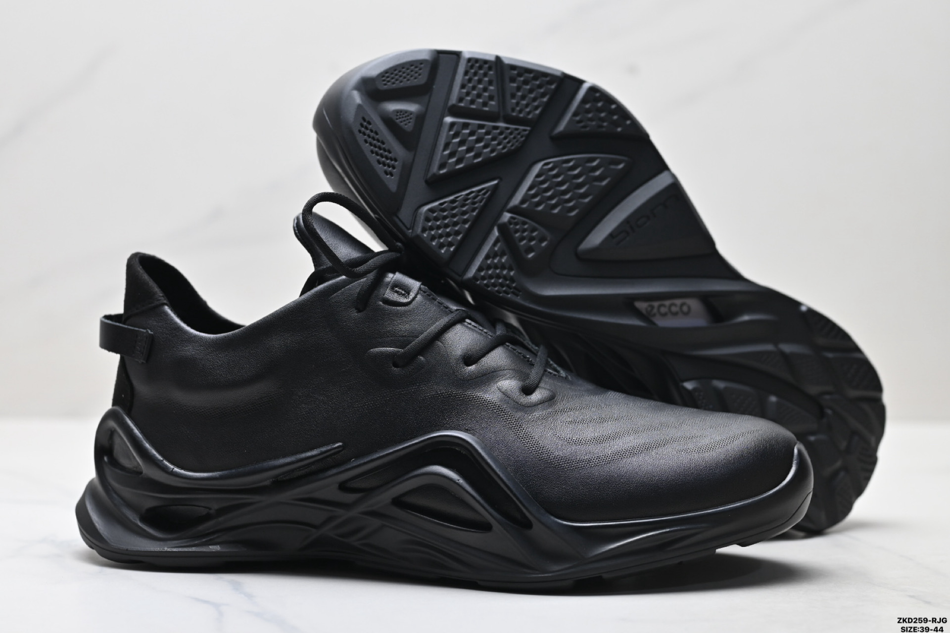 280 Ecco爱步 BIOM INFINITE系列 牛皮 圆头厚底系带 低帮 徒步鞋 825634-010