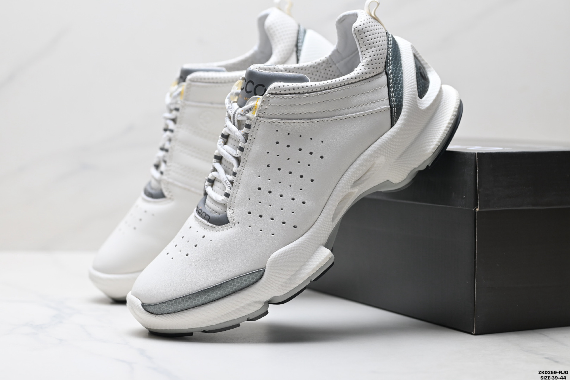 280 Ecco爱步 BIOM C系列 牛皮 圆头厚底系带 低帮 徒步鞋 091504-010