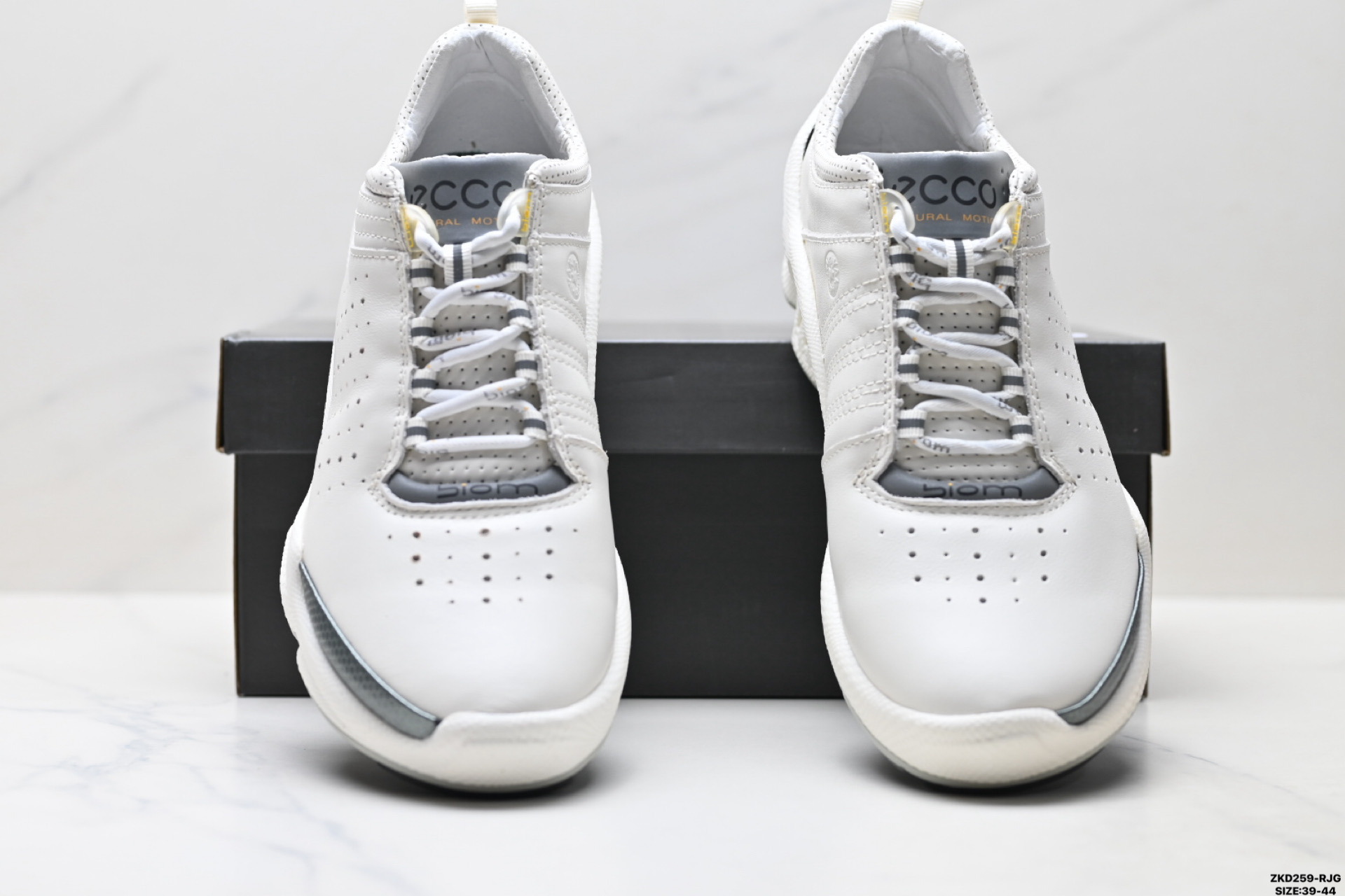 280 Ecco爱步 BIOM C系列 牛皮 圆头厚底系带 低帮 徒步鞋 091504-010