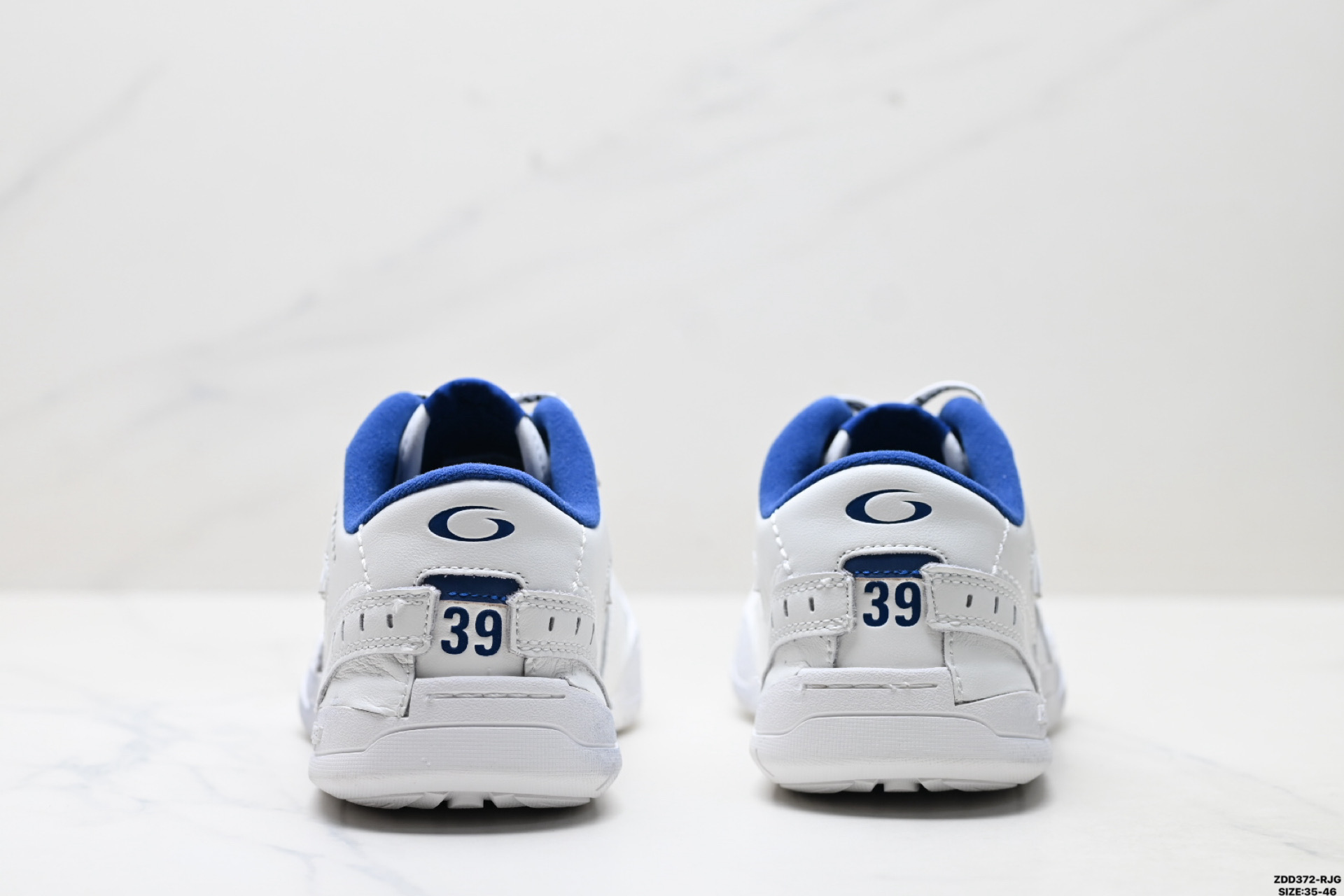 240 Balenciaga巴黎世家 Hamptons Worn-Out 圆头系带做旧低帮板鞋 841763 WCURS 9960