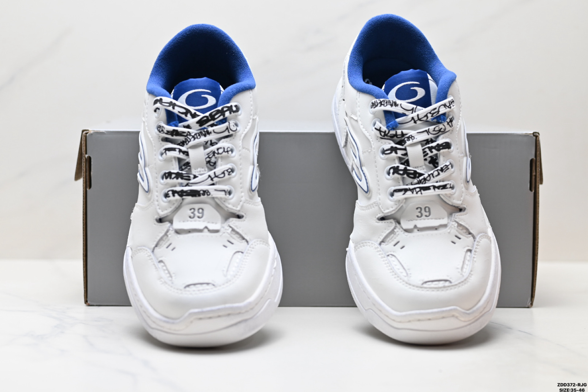 240 Balenciaga巴黎世家 Hamptons Worn-Out 圆头系带做旧低帮板鞋 841763 WCURS 9960