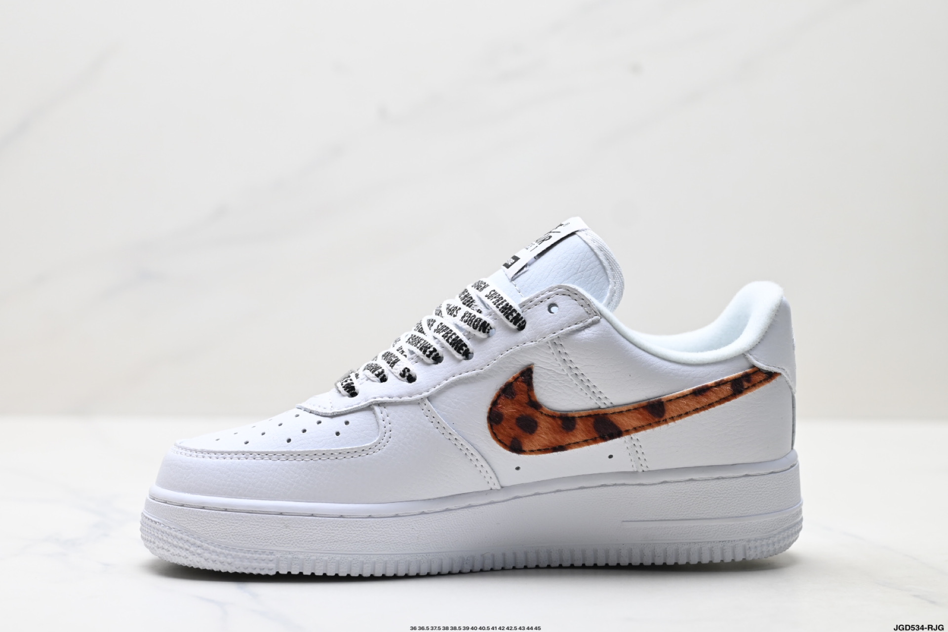 NIKE AIR FORCE 1‘07 lM3483-100