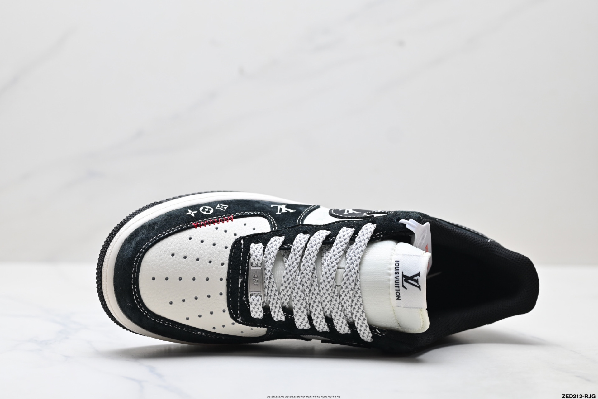 270 NIKE AIR FORCE 1‘07 CX5050-Y26