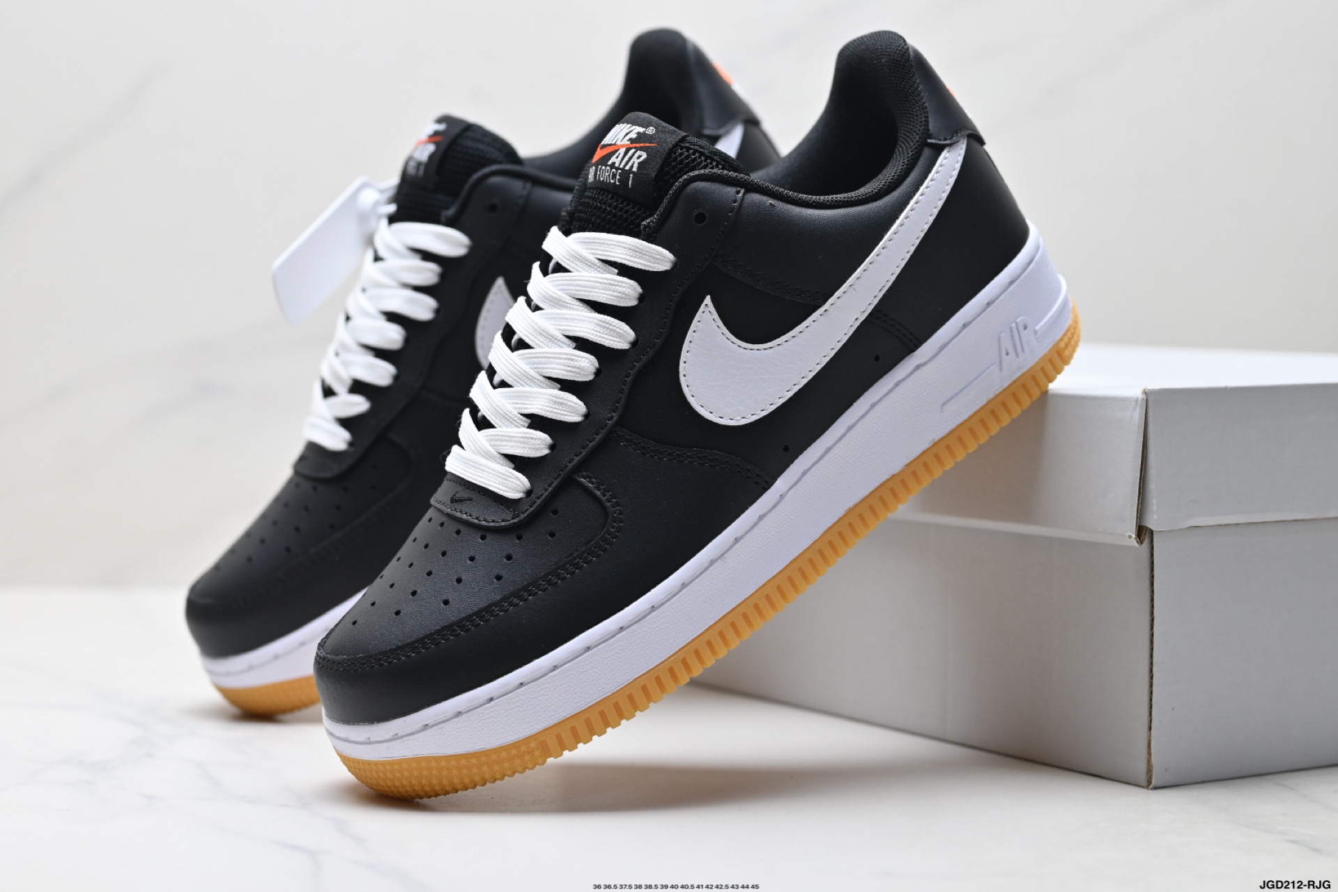 NIKE AIR FORCE 1‘07 II7630-001
