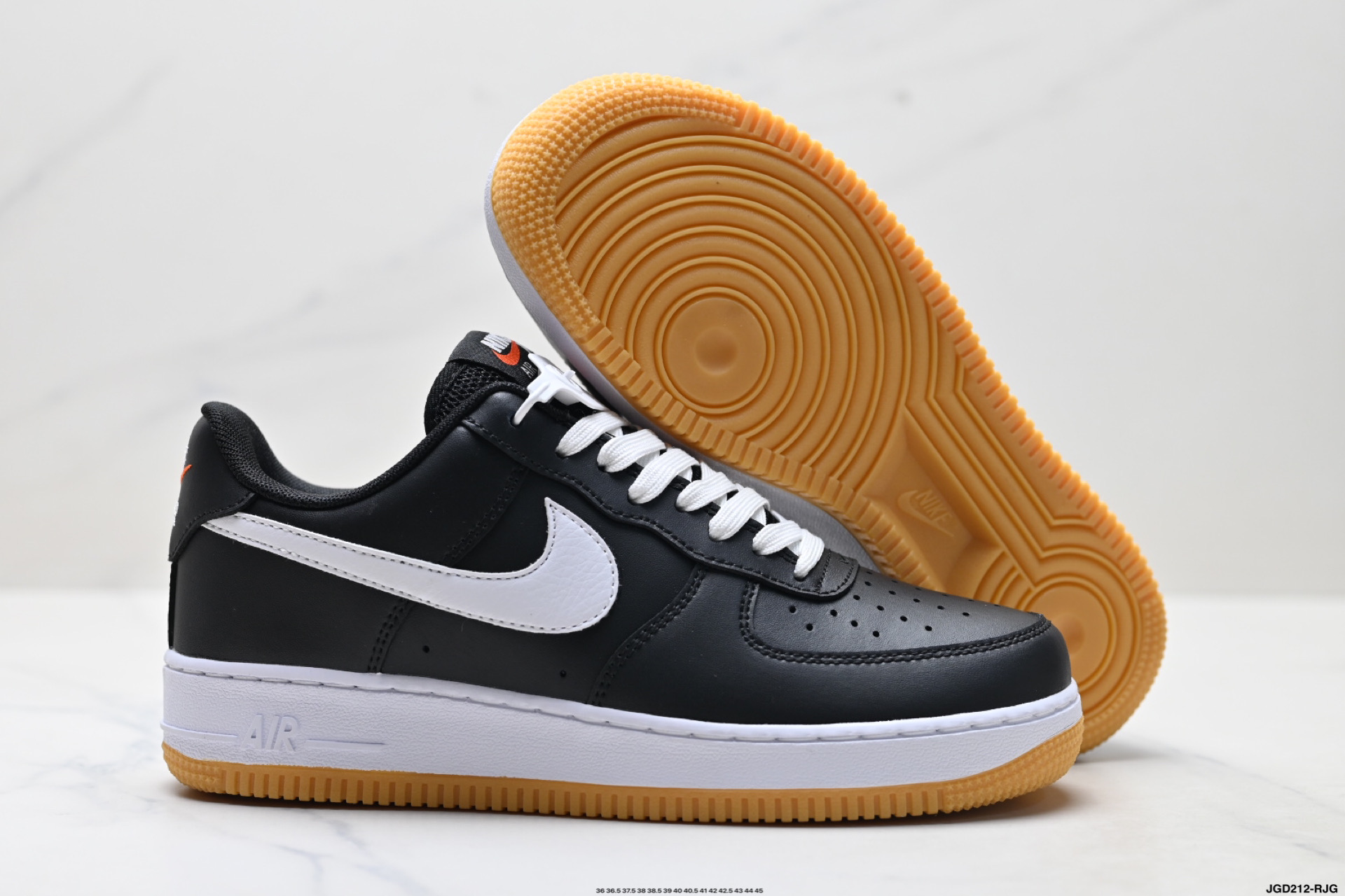 NIKE AIR FORCE 1‘07 II7630-001