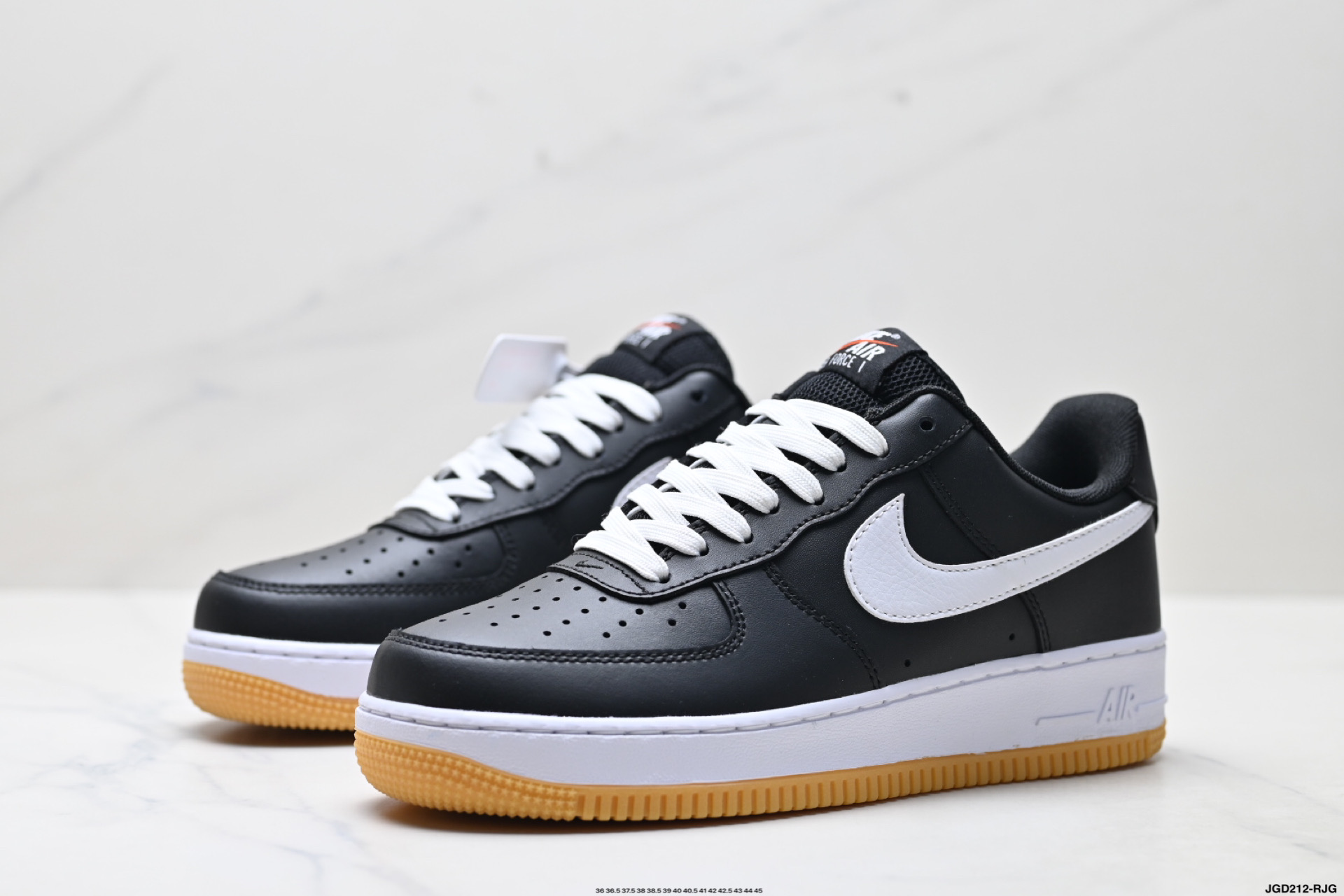 NIKE AIR FORCE 1‘07 II7630-001