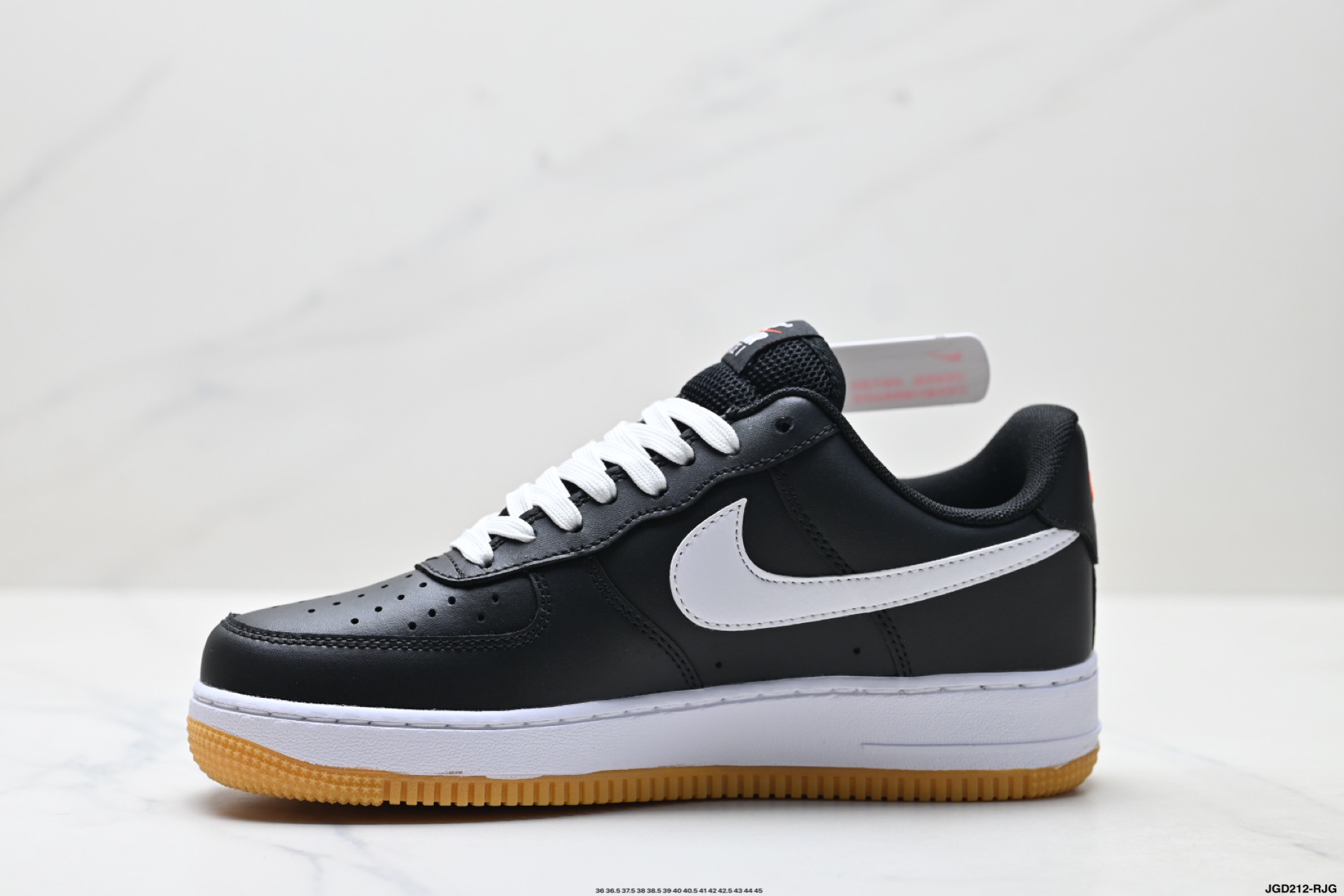 NIKE AIR FORCE 1‘07 II7630-001