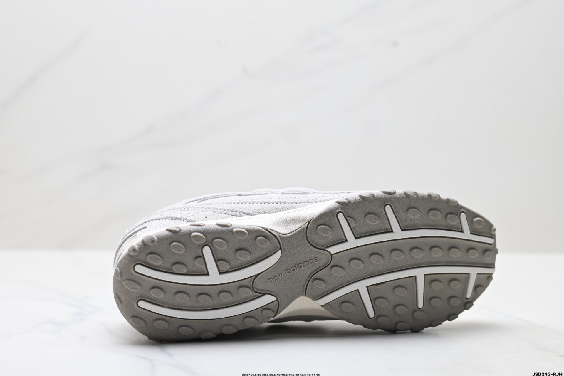 220 New Balance 204L系列 新百伦 薄底鞋 薄底皮质鞋带德训系 减震耐磨包裹性支撑轻便 低帮 生活休闲鞋 U204LMMC