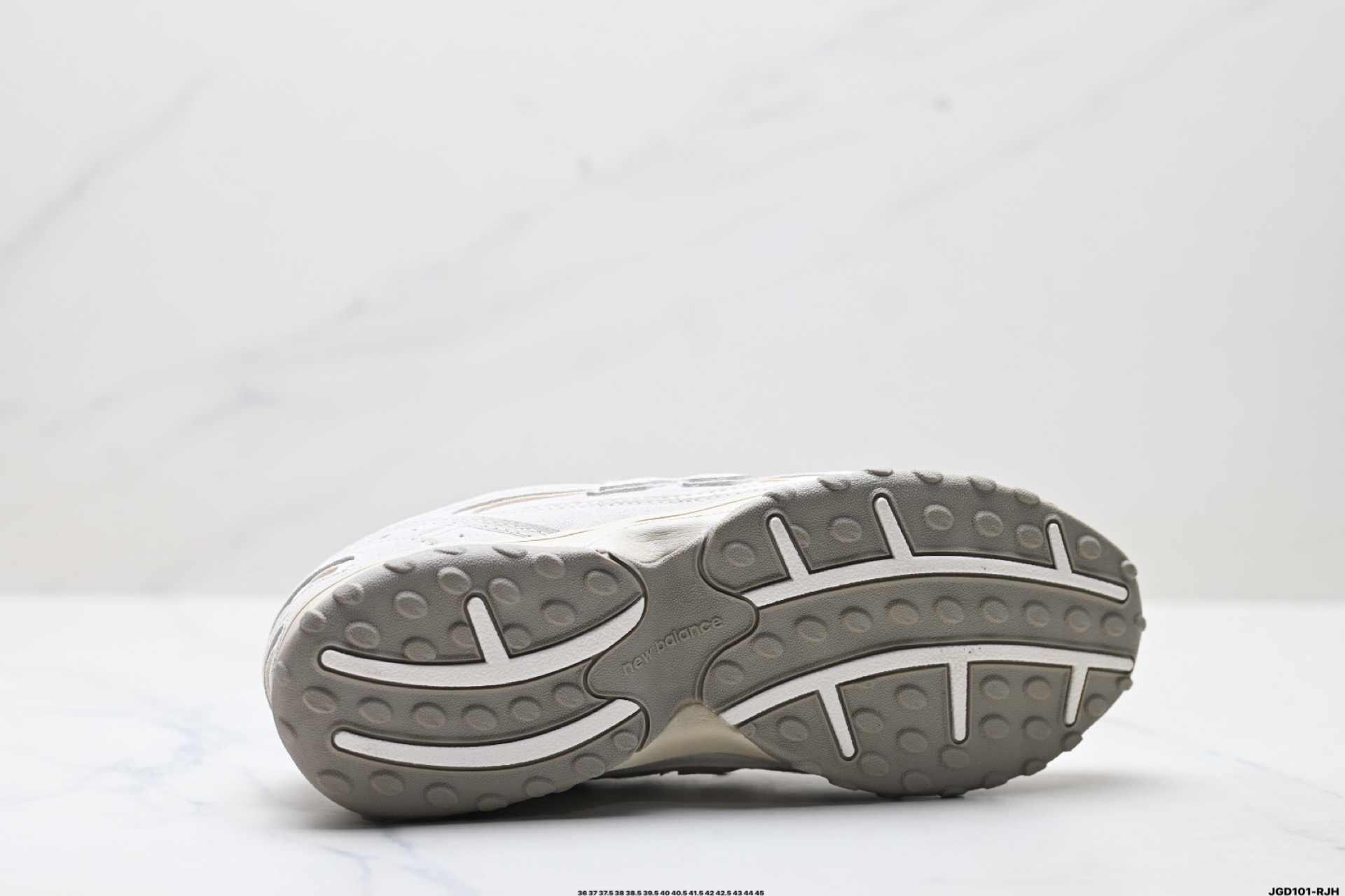 190 New Balance 204L系列 新百伦 薄底鞋 薄底皮质鞋带德训系 减震耐磨包裹性支撑轻便 低帮 生活休闲鞋 U204LMMC