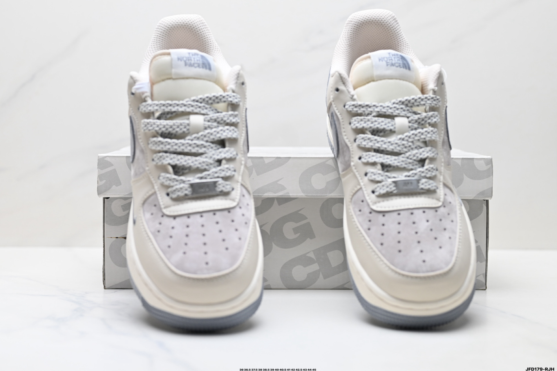 Nike Air Force 1 '07: Estilo icónico con un toque moderno y cómodo 8 i1758036896936 4084 0 6