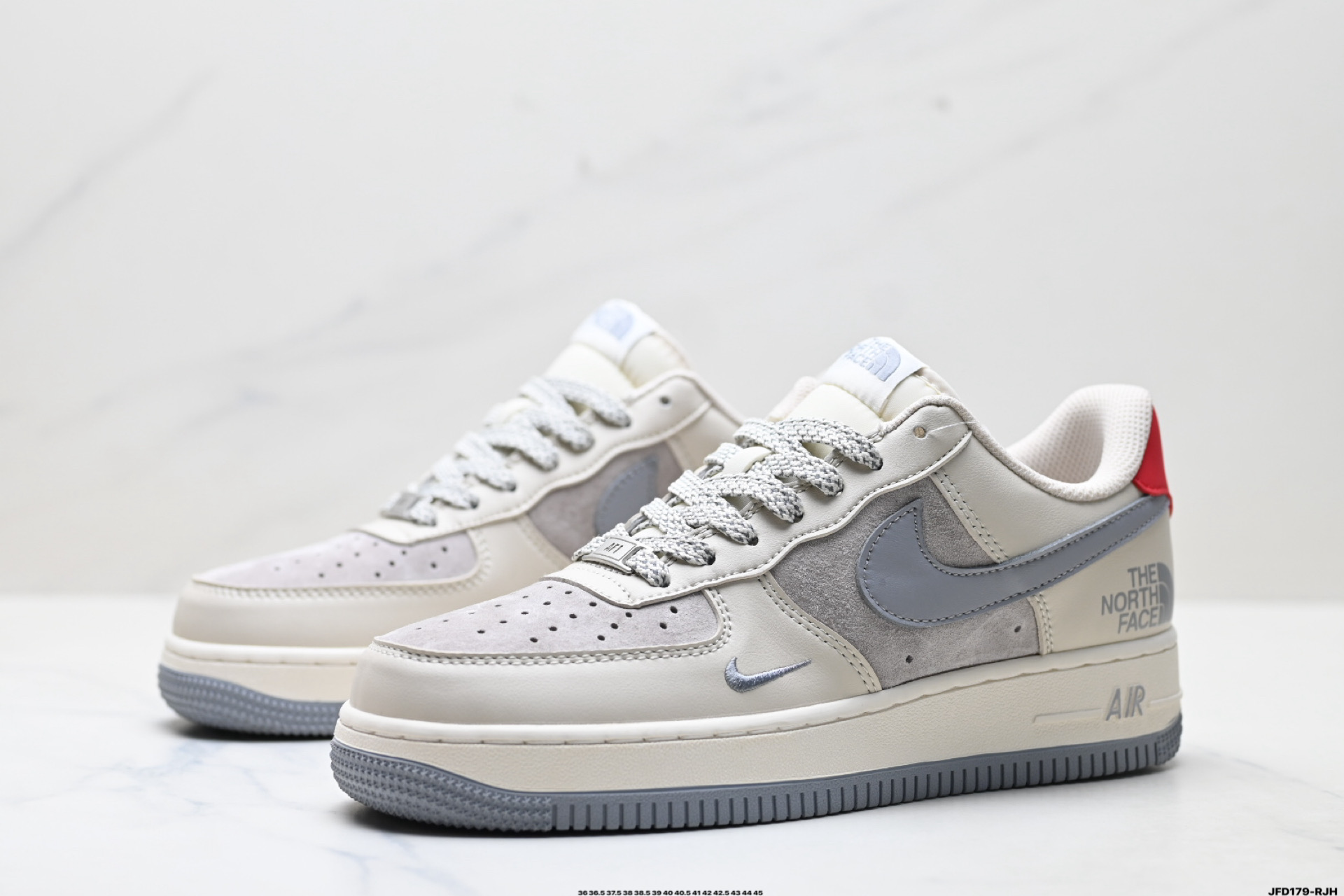 Nike Air Force 1 '07: Estilo icónico con un toque moderno y cómodo 5 i1758036897823 275 0 3